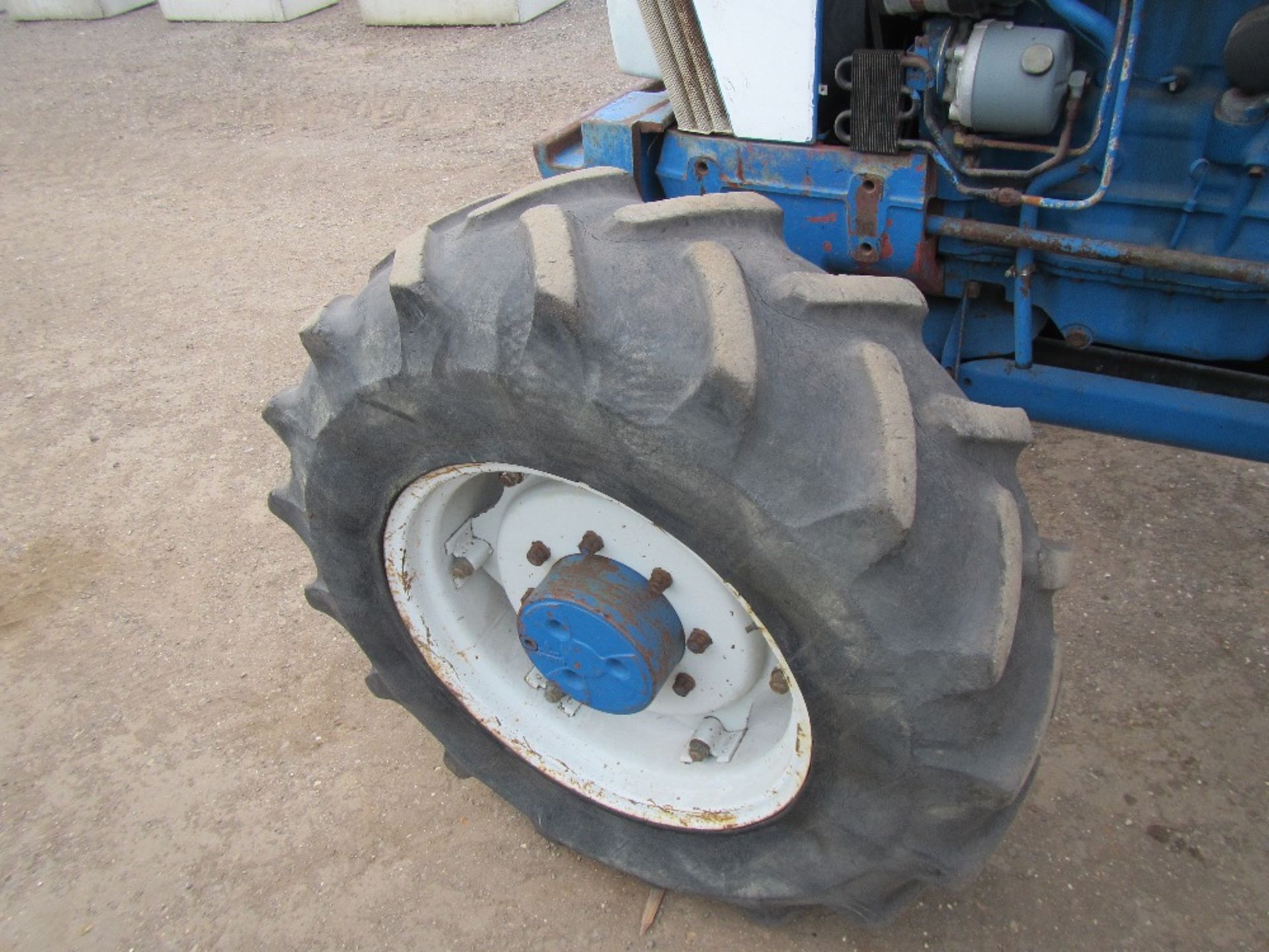 Ford 5610 4wd Tractor c/w window protection - Image 11 of 17