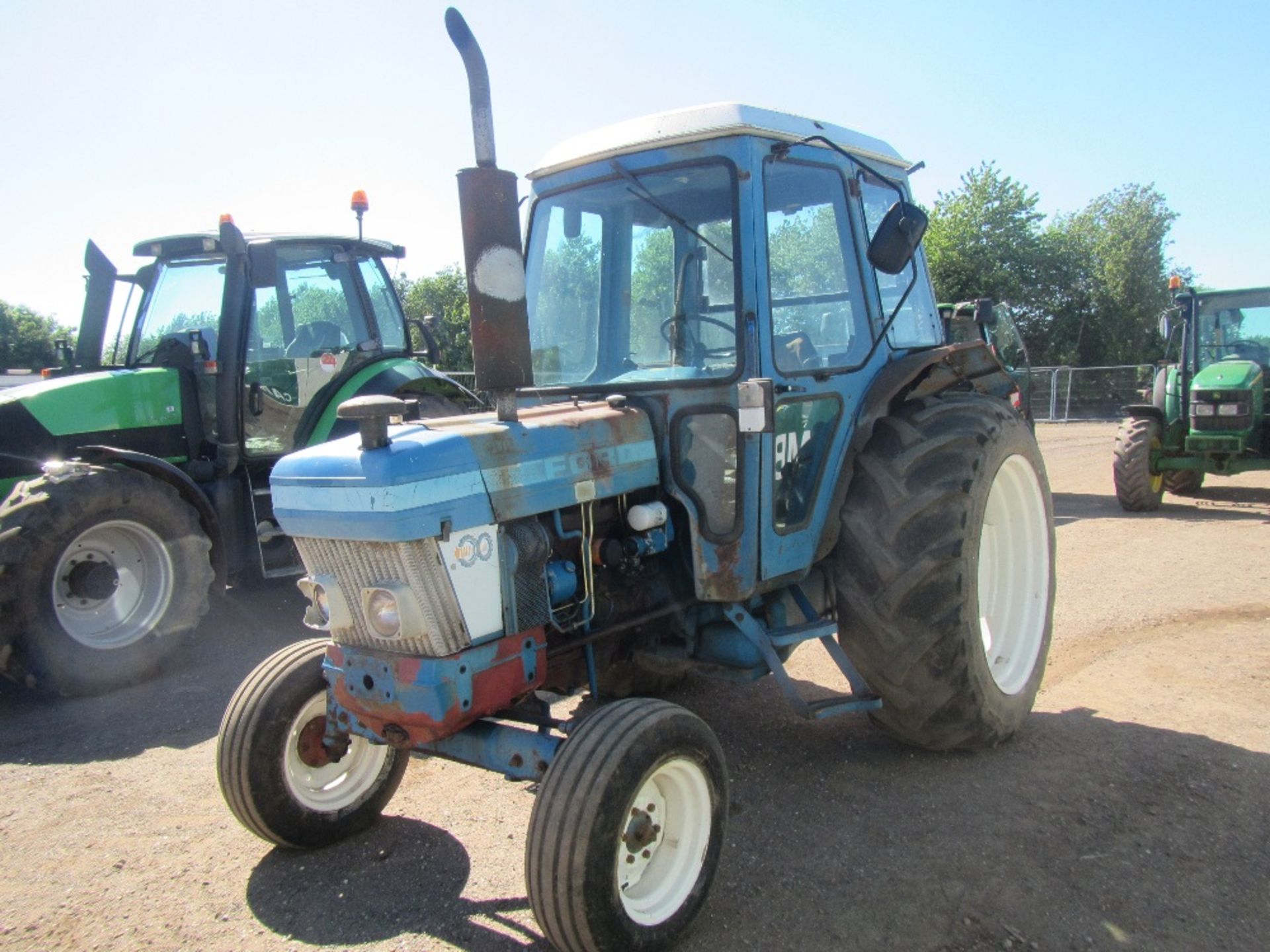 Ford 6610 2wd Tractor c/w V5. 2 owners Reg. No. B134 YEW Hours: 5,282