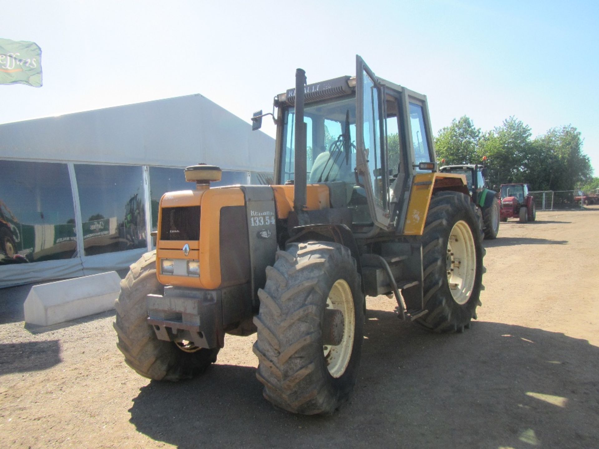 Renault 133-54 4wd Tractor
