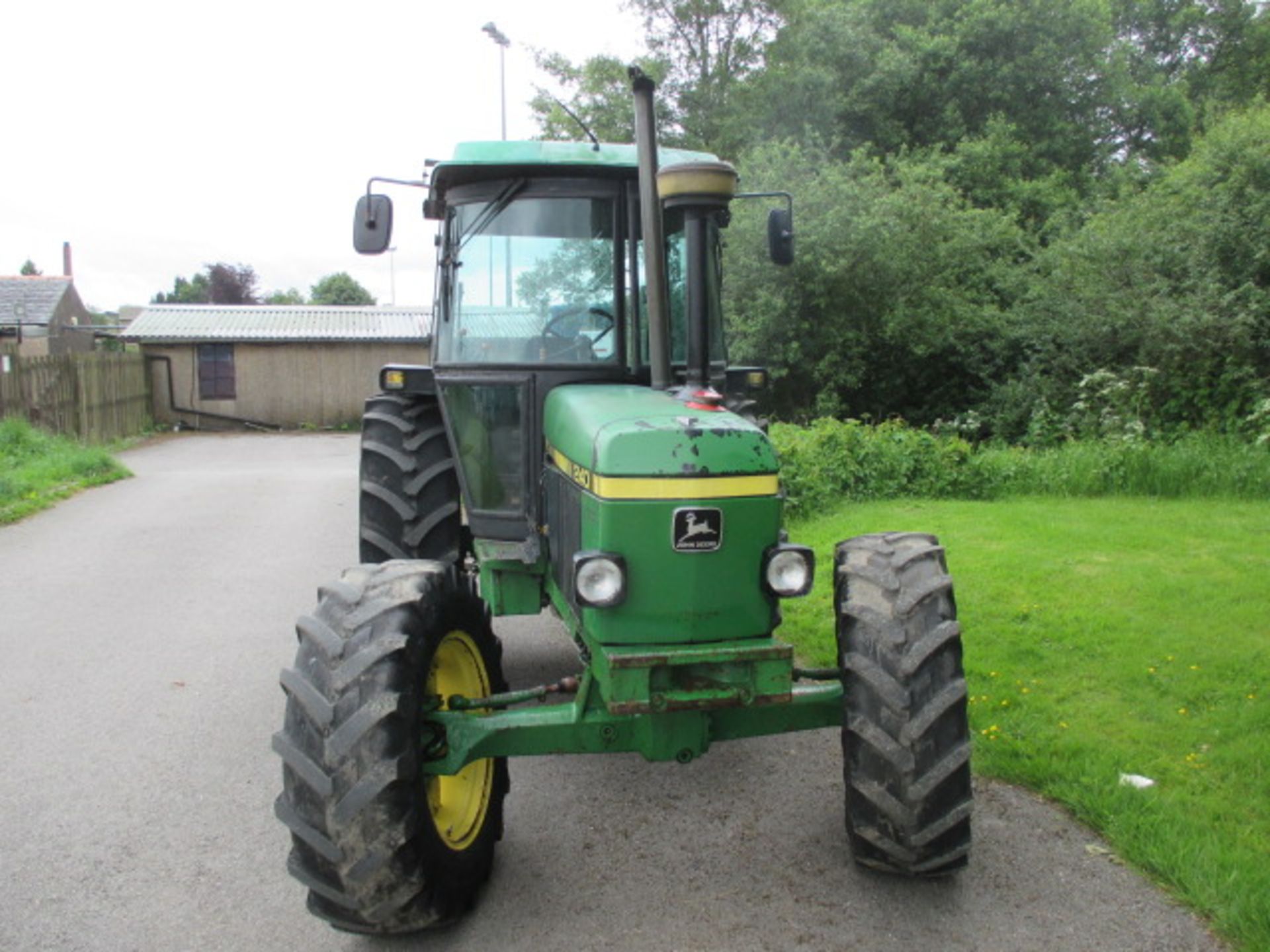 John Deere 2140 4wd Tractor c/w SG2 Cab. First registered 01/05/1985 Reg. No. B806 WSR - Image 2 of 8