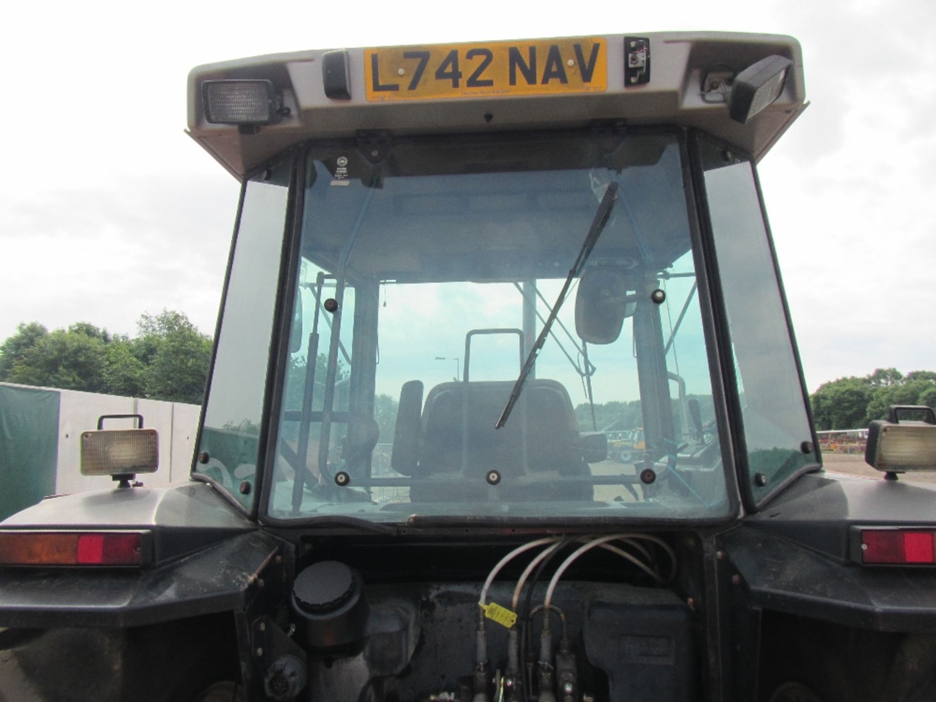 Massey Ferguson 3120 4wd Tractor Hours: 7990 Reg. No. L742 NAV - Image 8 of 17