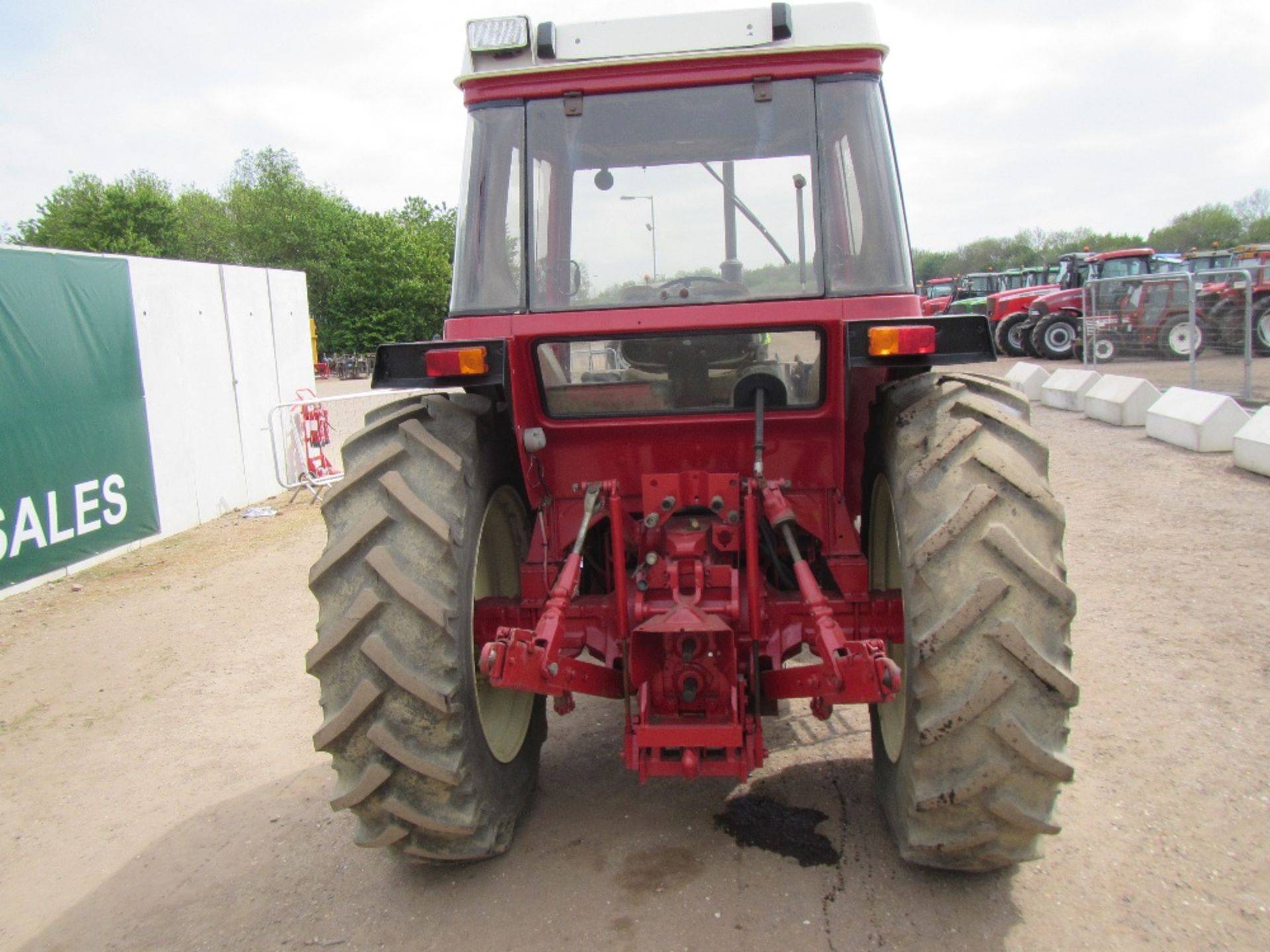 International 885 Loader Tractor - Image 6 of 16