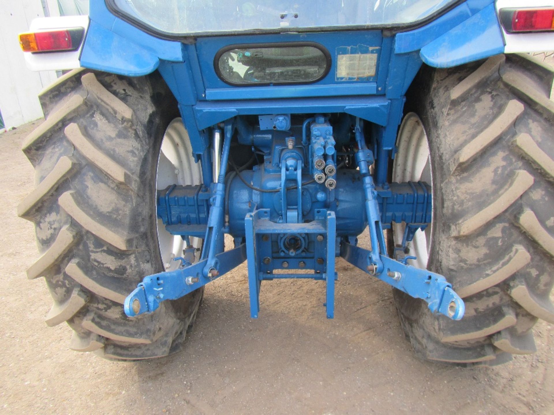 Ford 5610 Series 2 4wd Tractor c/w floor gear change, Q cab - Image 7 of 16