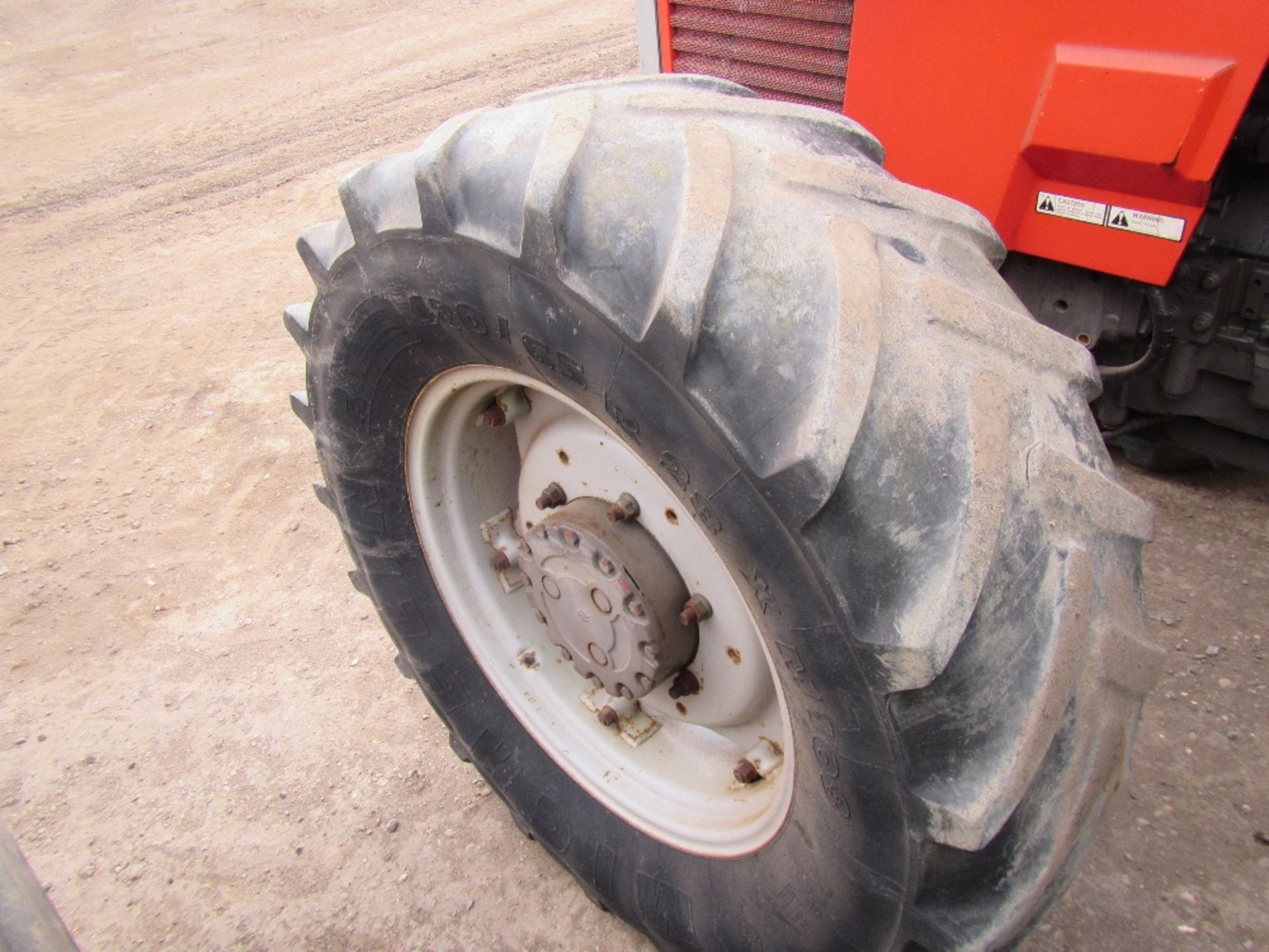 Massey Ferguson 3125 4wd Tractor c/w dynashift Reg. No. 1724 XFH - Image 11 of 17