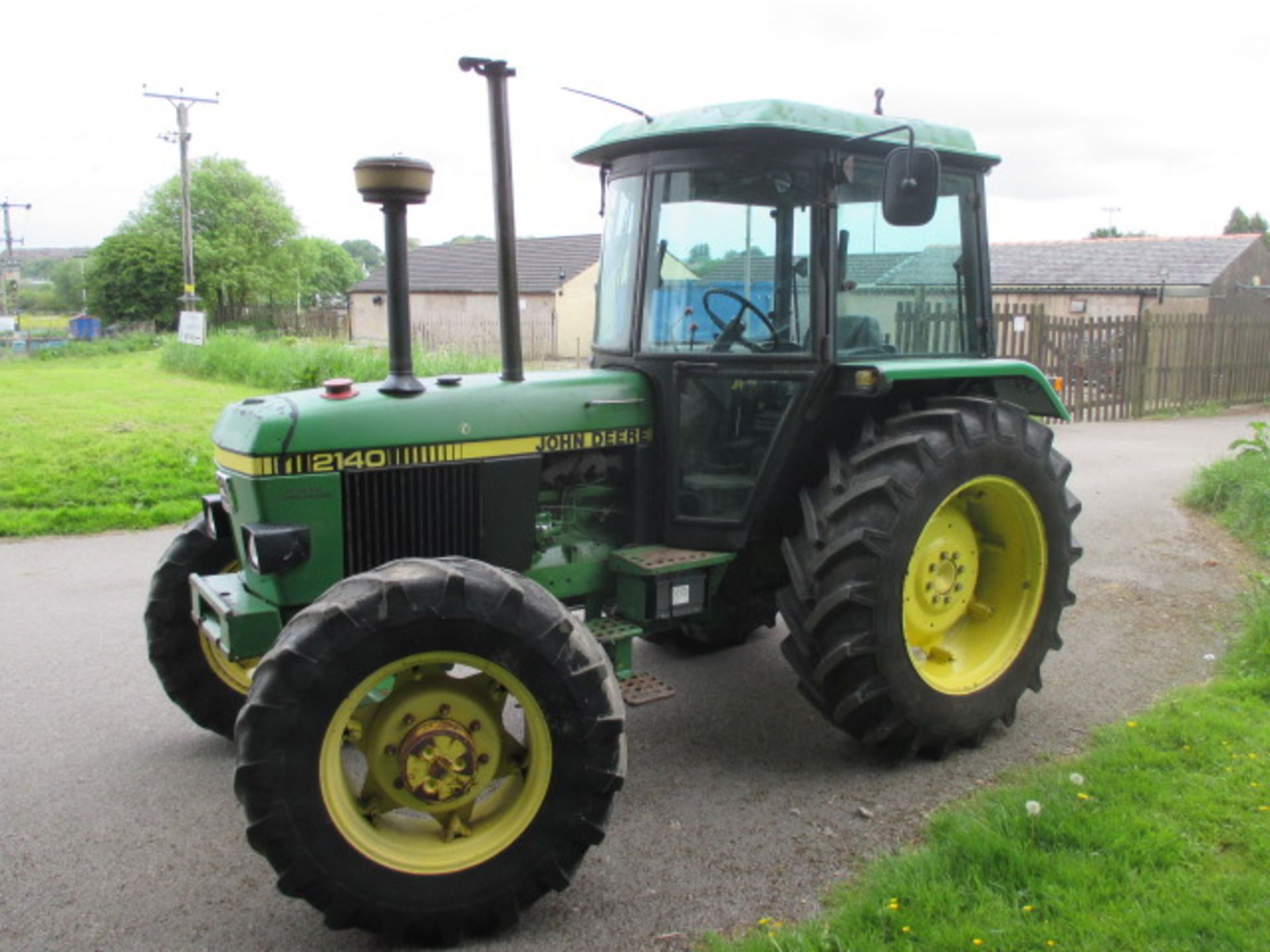 John Deere 2140 4wd Tractor c/w SG2 Cab. First registered 01/05/1985 Reg. No. B806 WSR