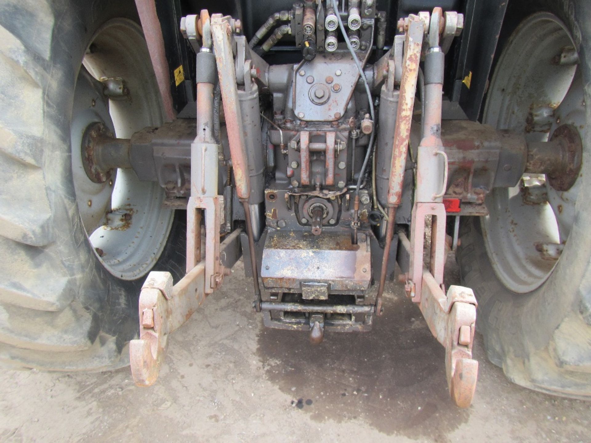 Massey Ferguson 3125 4wd Tractor c/w dynashift Reg. No. 1724 XFH - Image 7 of 17