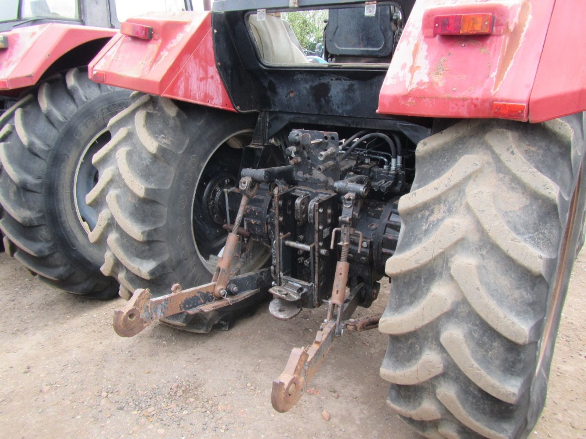 Case 1455 4wd Tractor c/w 4wd front weights & front linkage - Image 7 of 11
