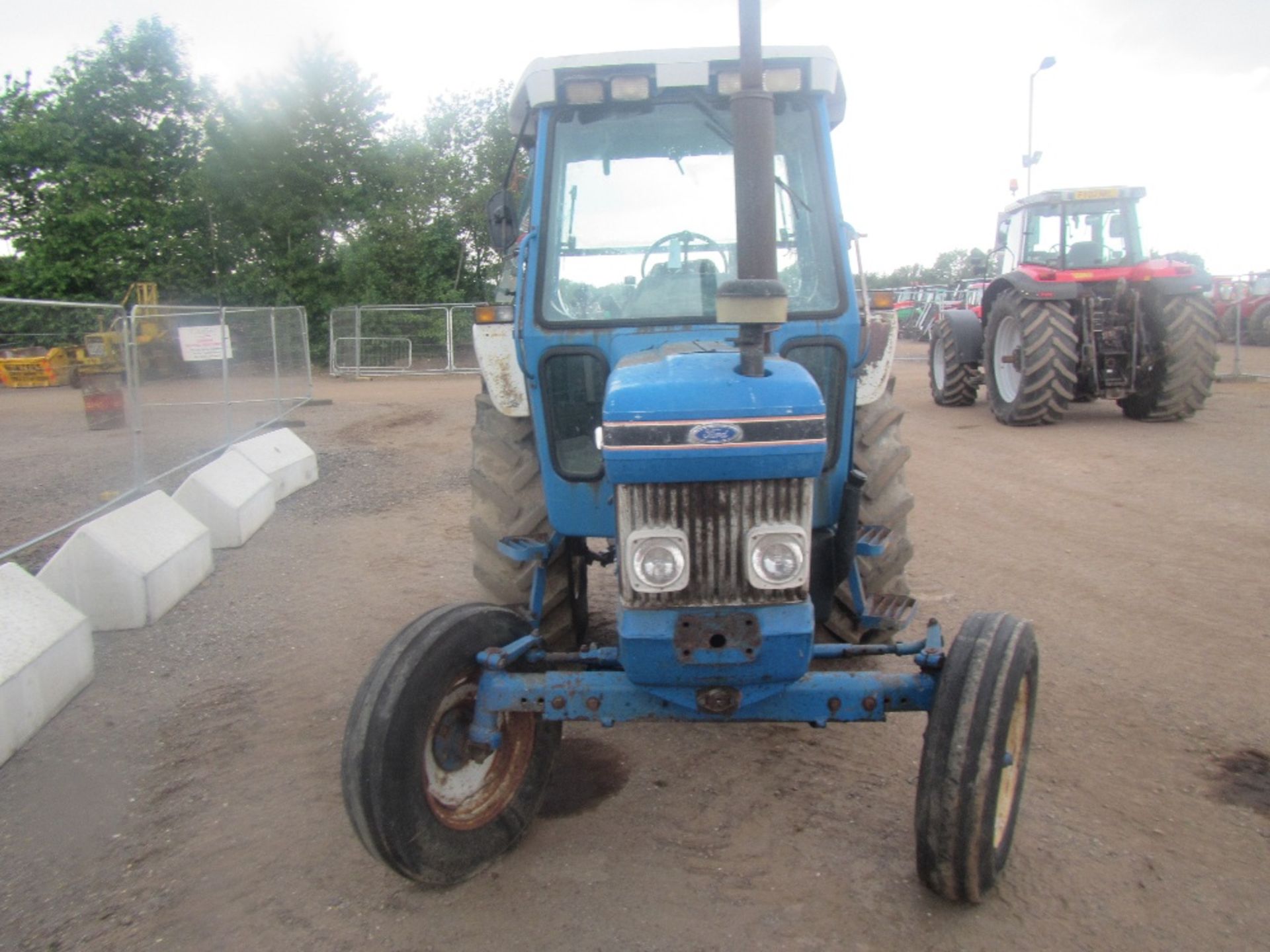 Ford 5610 Super Q 2wd Tractor - Image 2 of 15