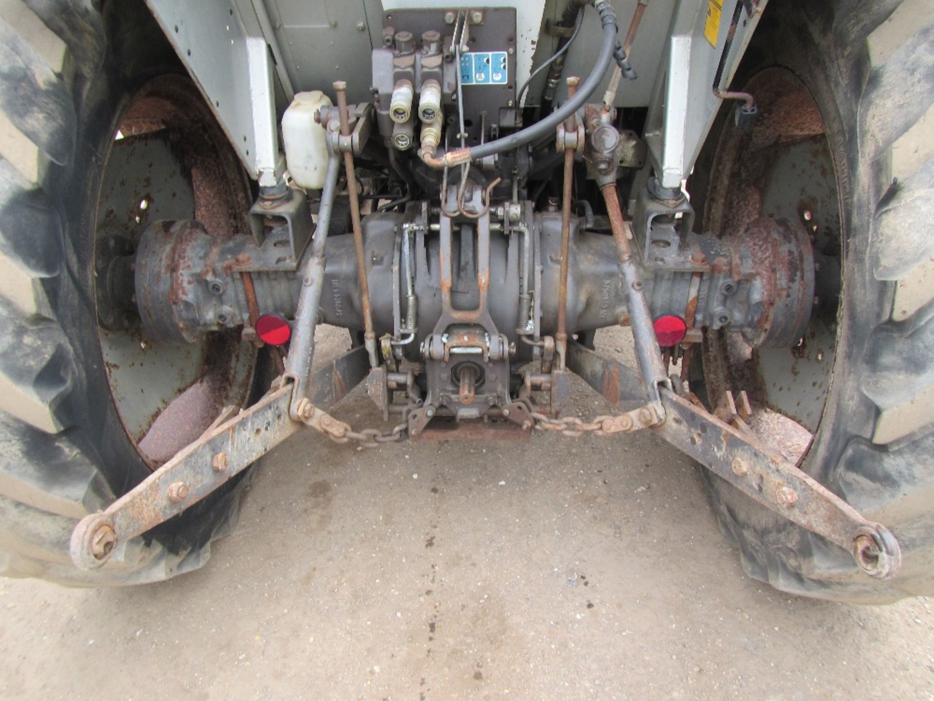 Massey Ferguson 372 4wd Tractor c/w Quicke loader Reg. No. M675 KRU - Image 7 of 17