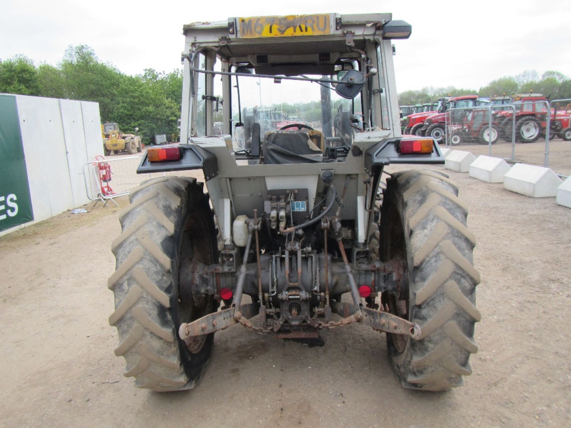 Massey Ferguson 372 4wd Tractor c/w Quicke loader Reg. No. M675 KRU - Image 6 of 17