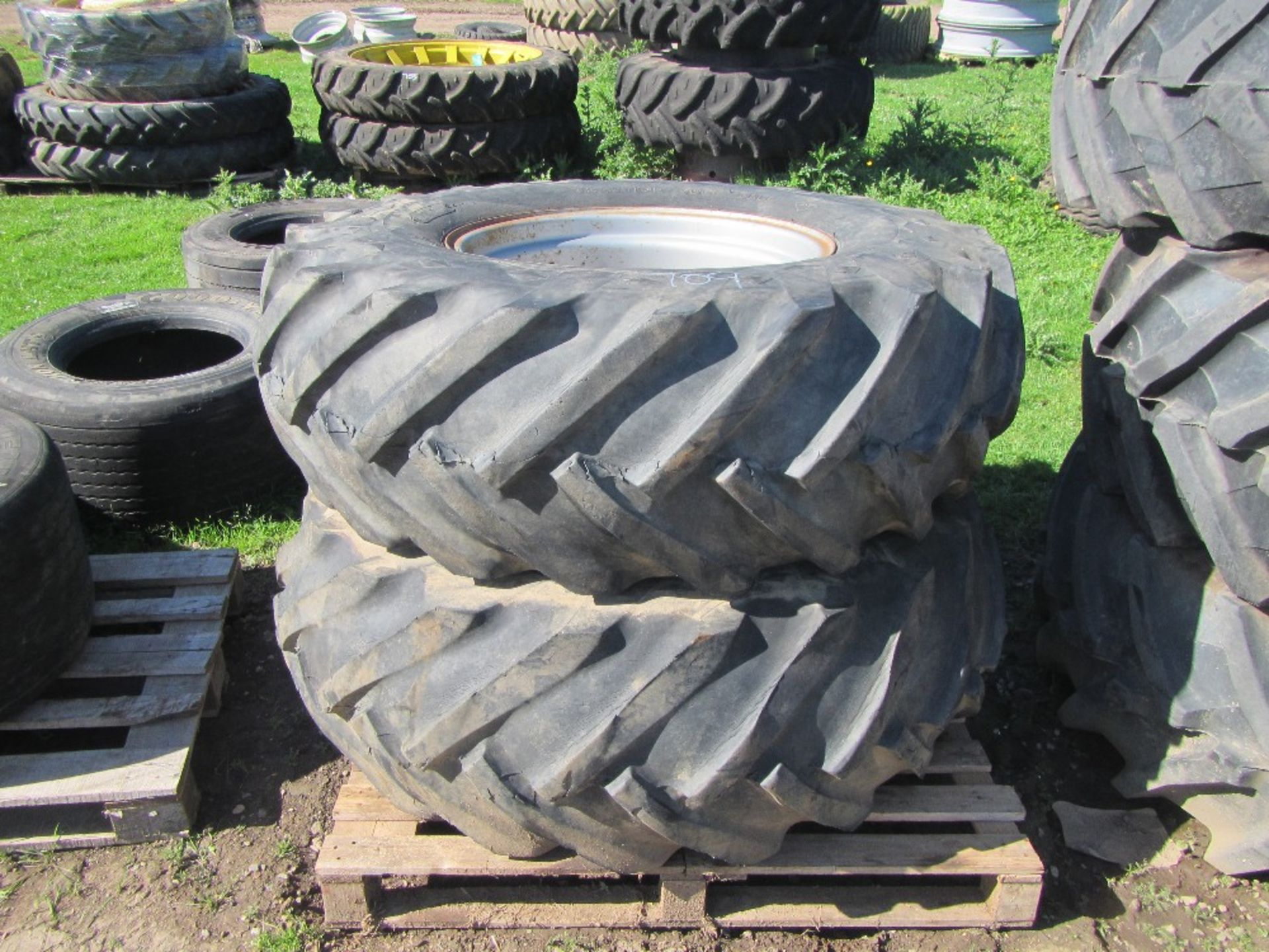 18.4/26 Wheels & Tyres c/w Massey Ferguson centres
