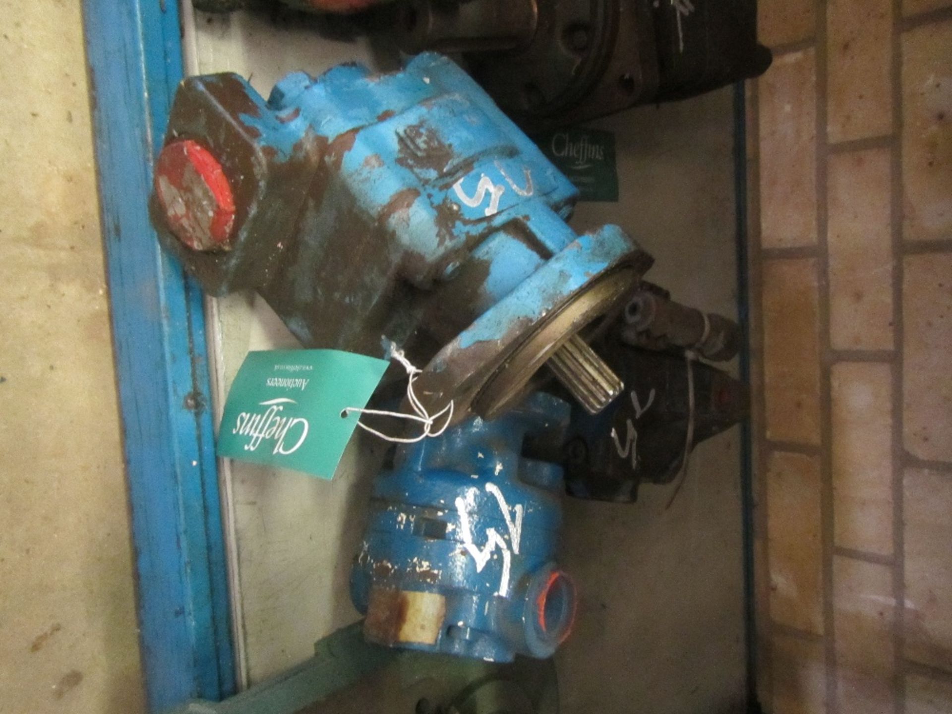 3no. Medium Hydraulic Pumps UNRESERVED LOT