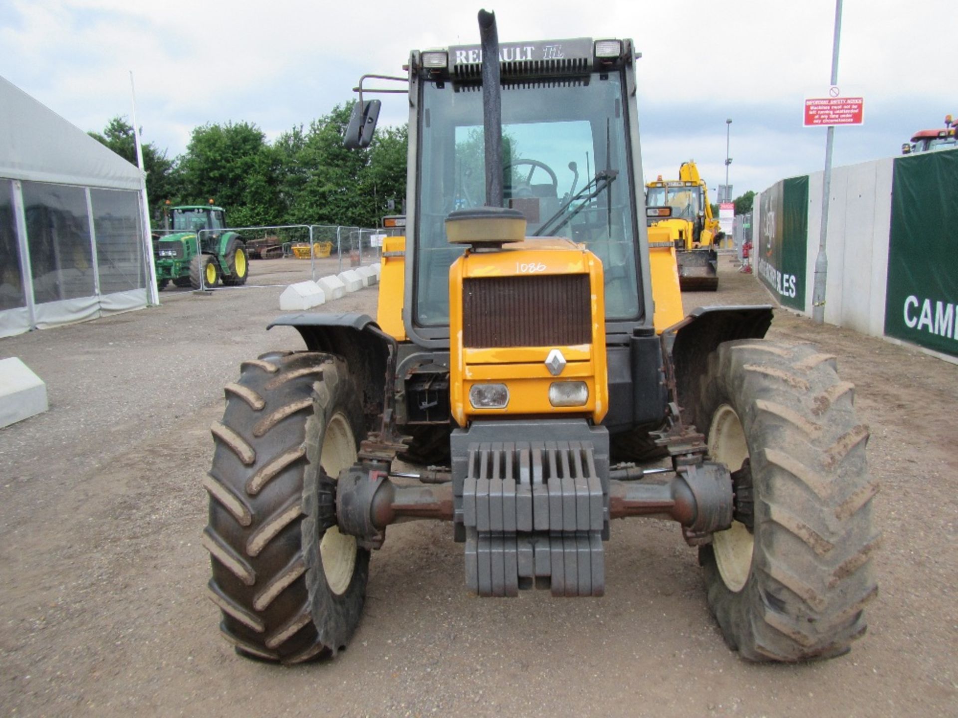 Renault 106-54 TL 4wd Tractor c/w 40k transmission, front weights Reg. No. M895 HSE - Image 2 of 18