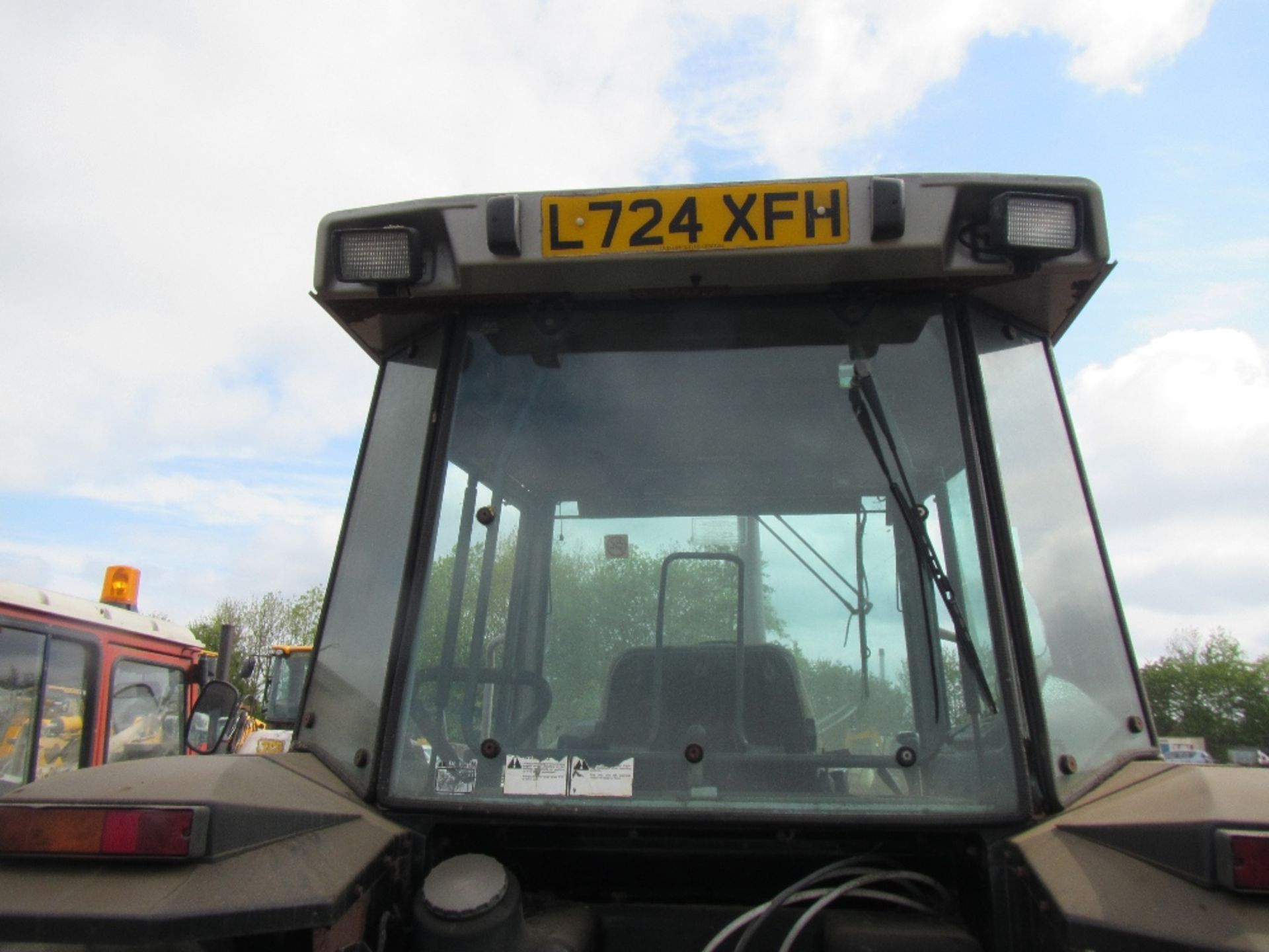 Massey Ferguson 3125 4wd Tractor c/w dynashift Reg. No. 1724 XFH - Image 8 of 17