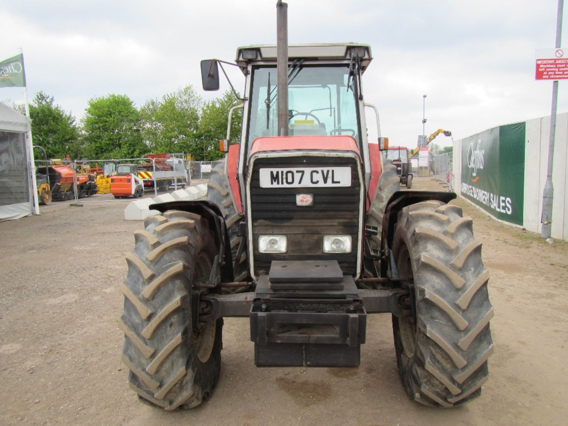 Massey Ferguson 3670 4wd Tractor Reg. No. M107 CVL Hours: 7162 - Bild 2 aus 16