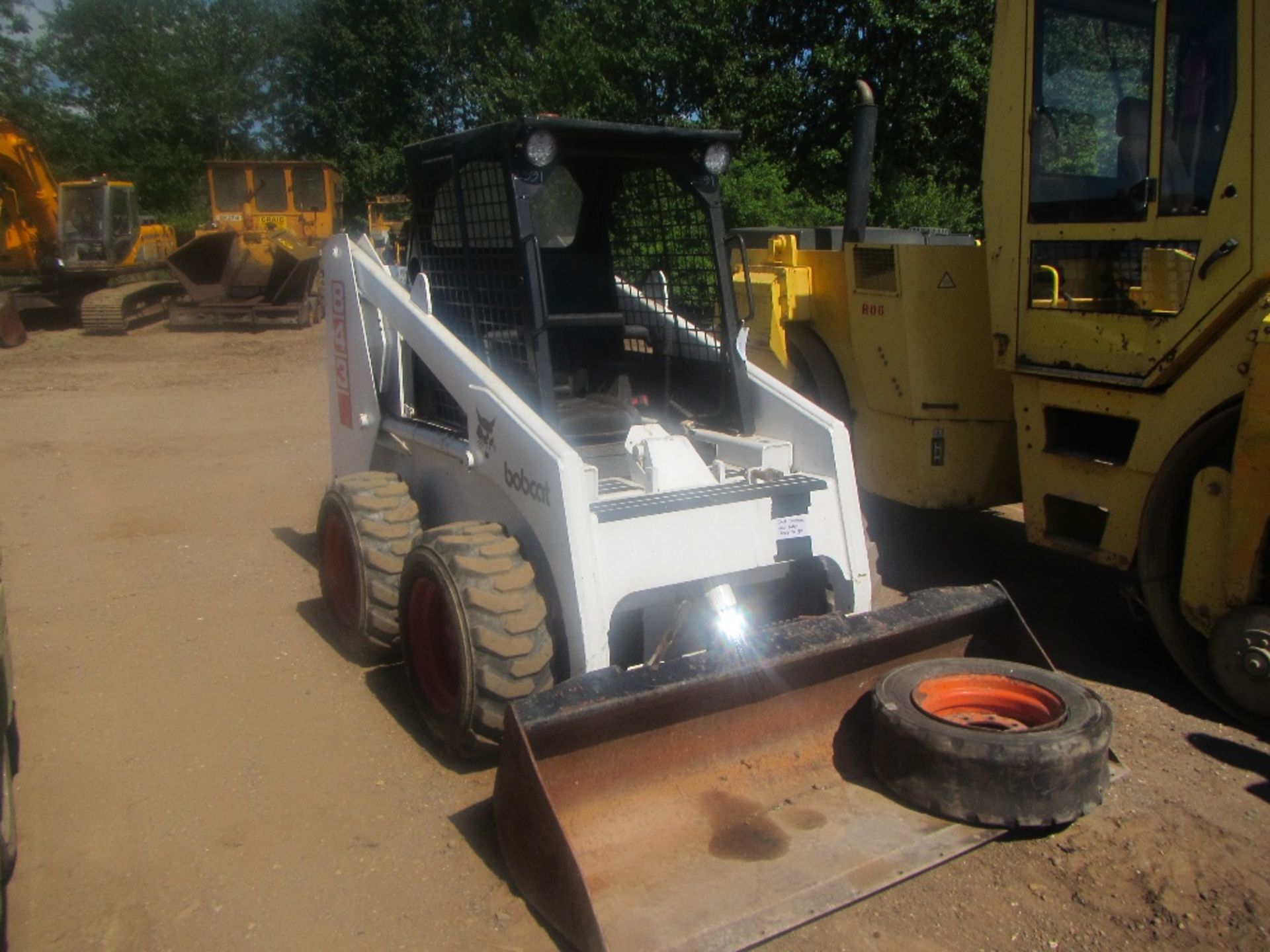 Bobcat 843 Skid Steer c/w bucket - Bild 2 aus 5