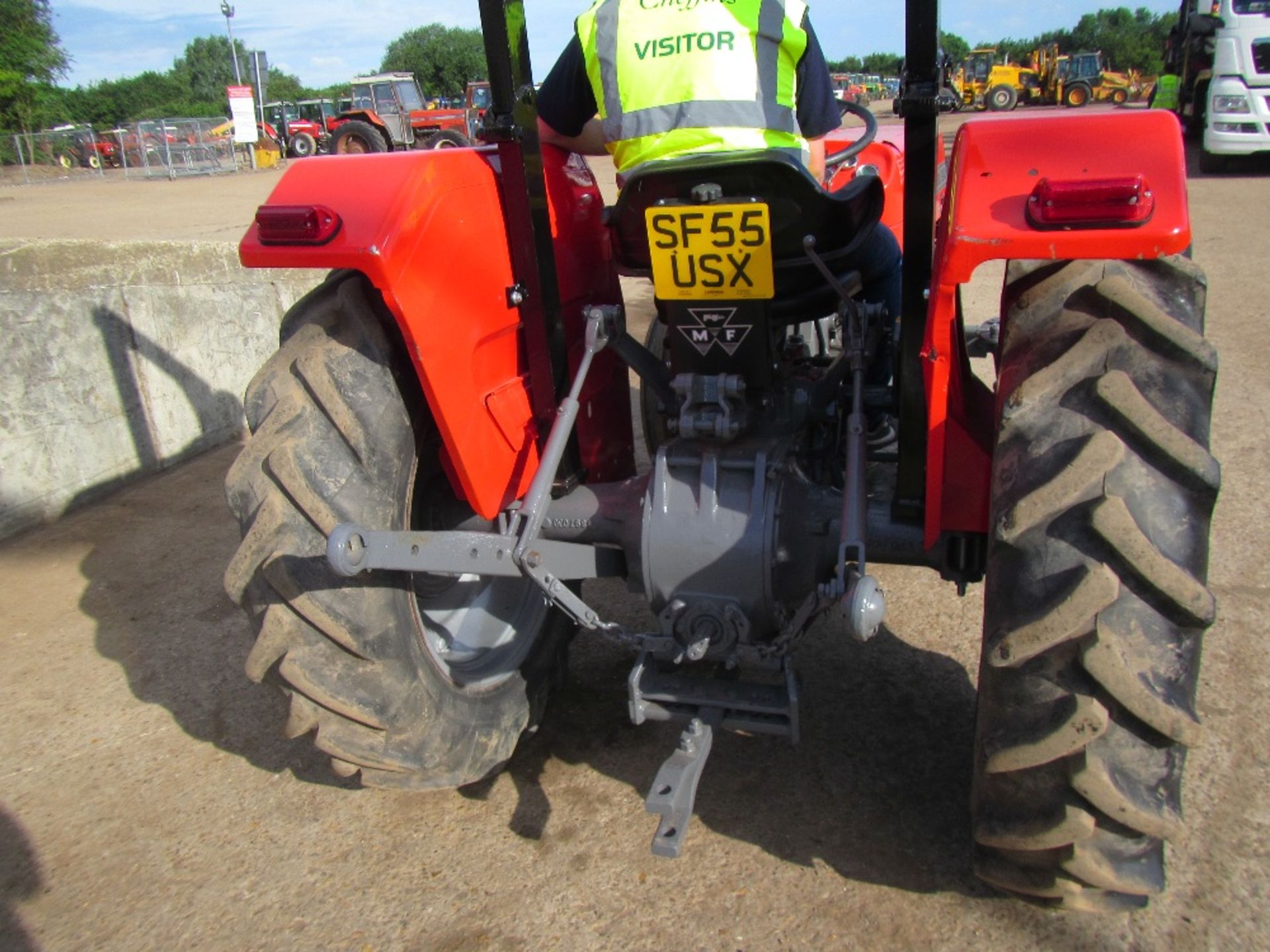 Massey Ferguson 240 2wd Tractor c/w safety frame, power steering - Image 4 of 5