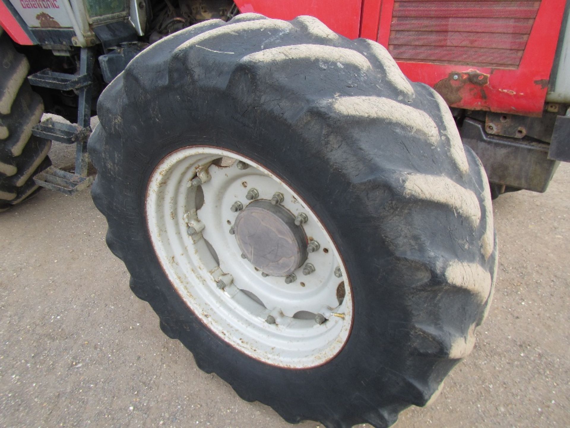 1994 Massey Ferguson 3690 4wd Tractor c/w dynashift transmission & datatronic Hours: 9,650 - Image 4 of 17