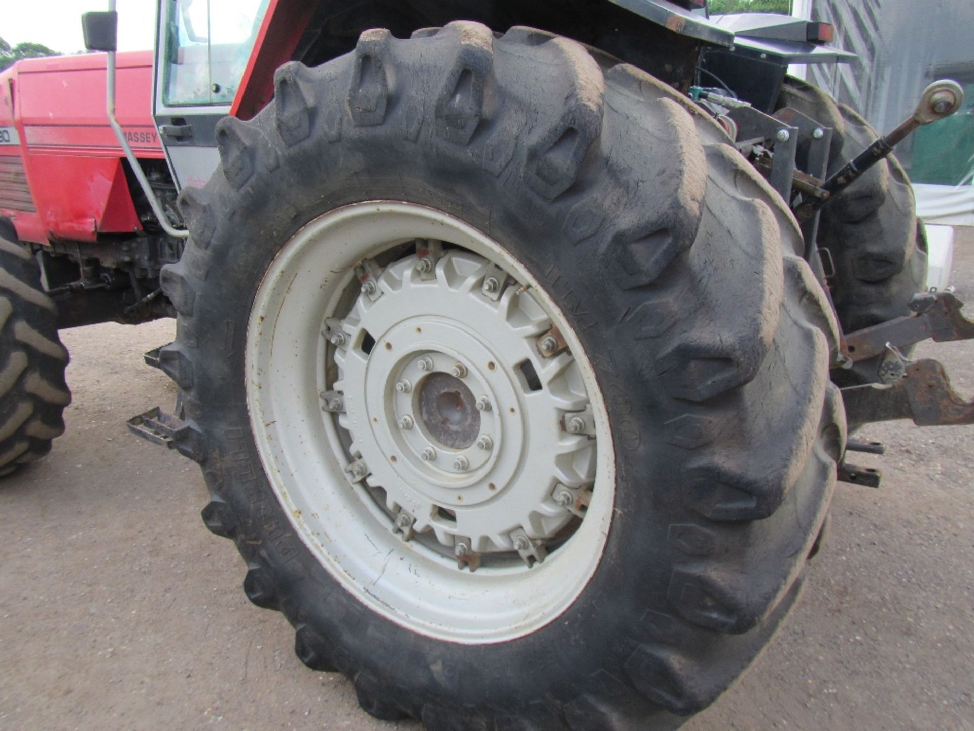 1994 Massey Ferguson 3690 4wd Tractor c/w dynashift transmission & datatronic Hours: 9,650 - Image 10 of 17