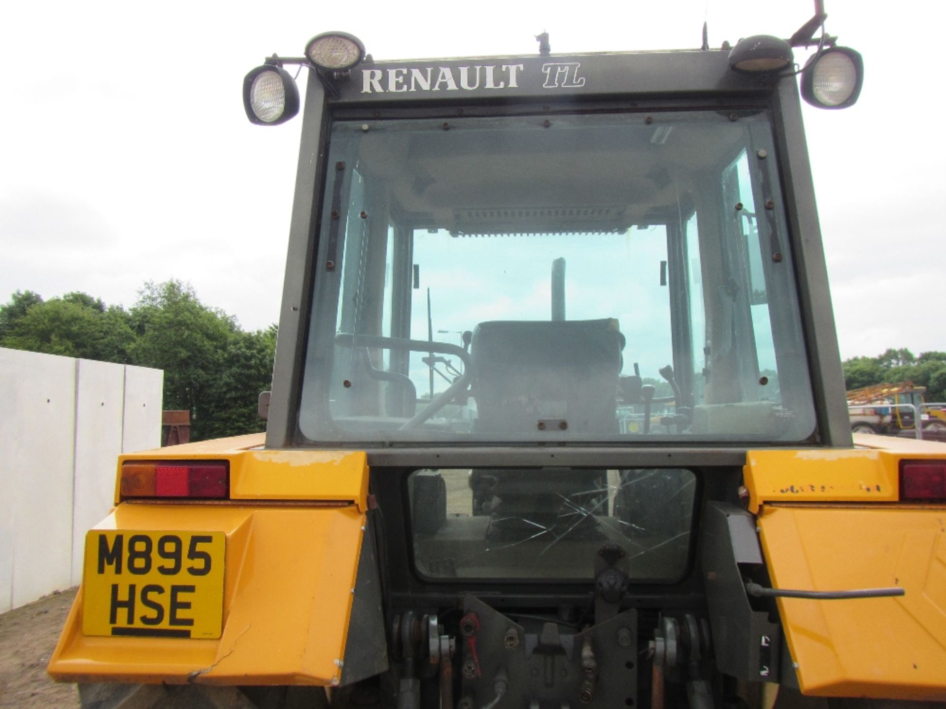 Renault 106-54 TL 4wd Tractor c/w 40k transmission, front weights Reg. No. M895 HSE - Image 9 of 18