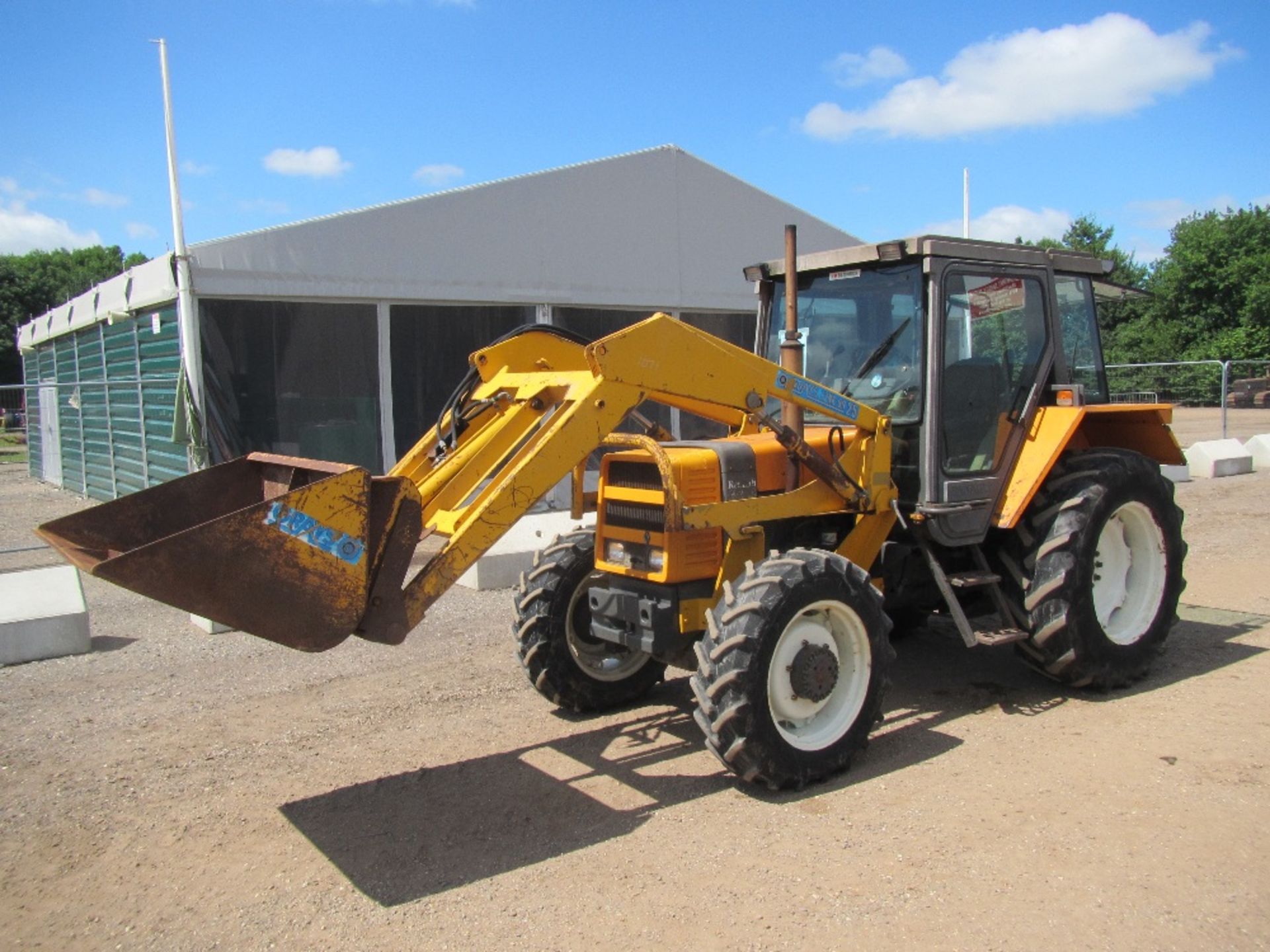 Renault 68-14 4wd Tractor c/w Grays loader & bucket Reg. No. C421 SSS UNRESERVED LOT