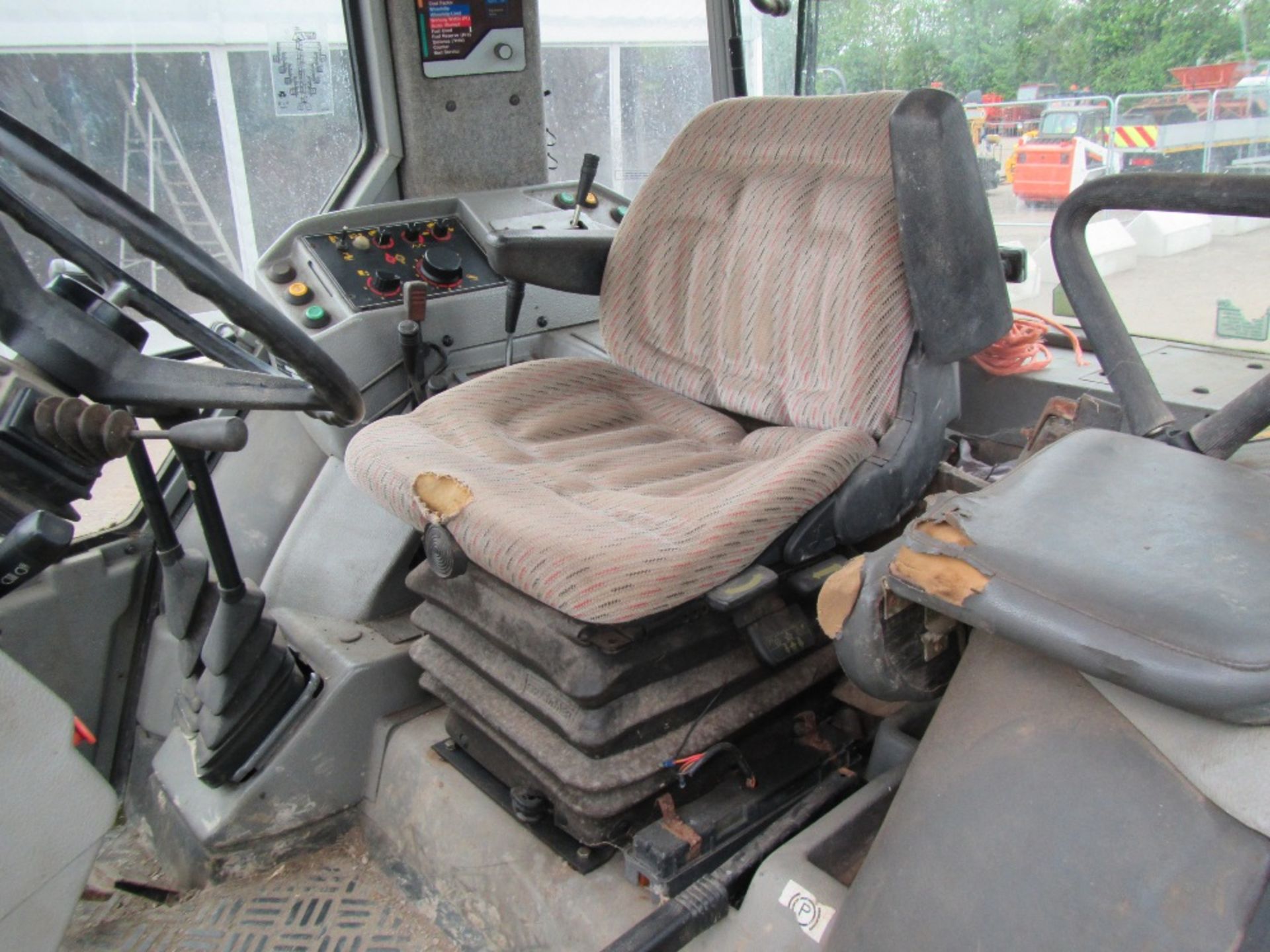 Massey Ferguson 3670 4wd Tractor Reg. No. M107 CVL Hours: 7162 - Bild 11 aus 16