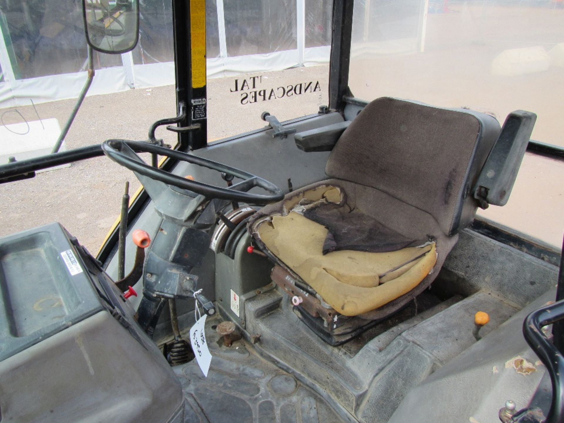 Ford 3930 Tractor c/w manual shuttle. No V5 Reg. No. H261 KJO - Image 12 of 16