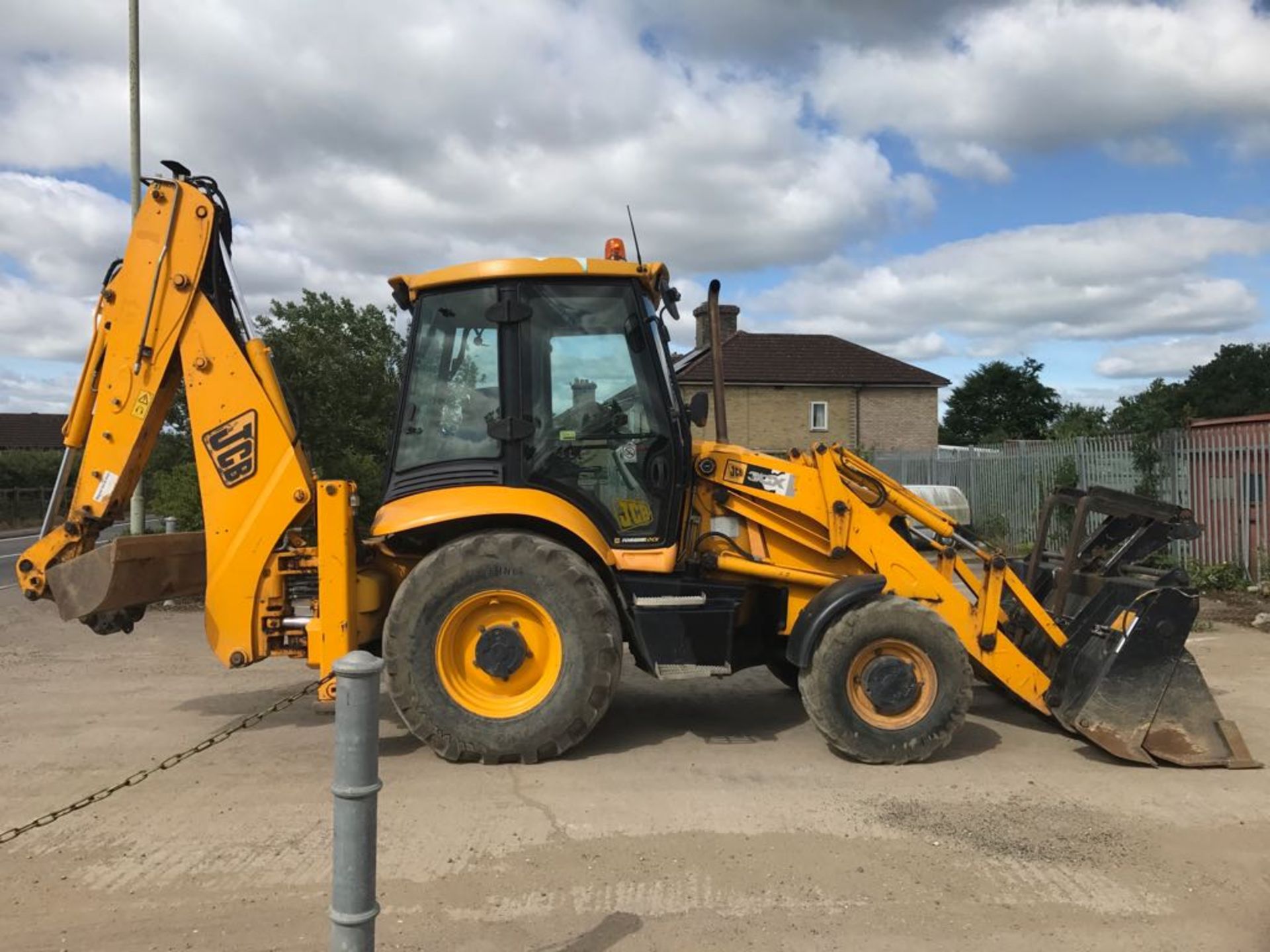 2007 JCB 3CX Digger Loader c/w extending diiper arm, piped, 4 in 1 bucket, turbo Power Shift, torque - Bild 2 aus 8