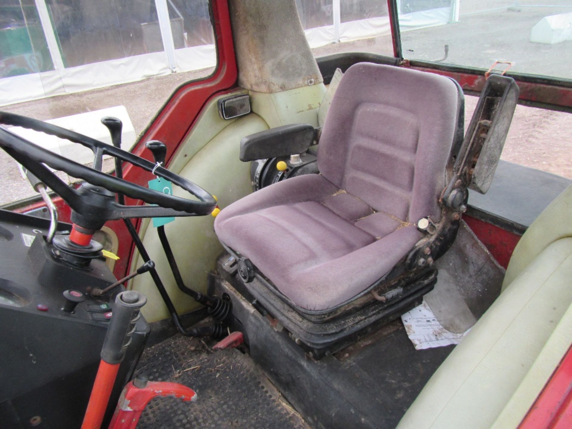 Case International 856XL 2wd Tractor c/w loader - Image 12 of 15