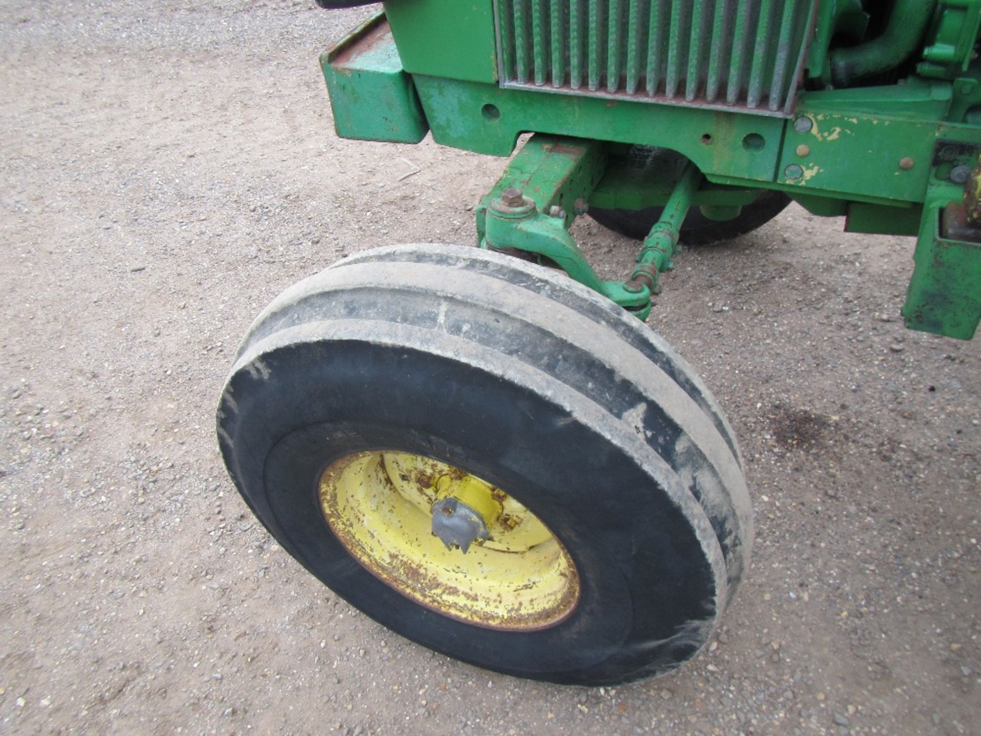 John Deere 2140 2wd Tractor c/w SG2, floor change, 14.9 R38 UNRESERVED LOT - Image 11 of 15