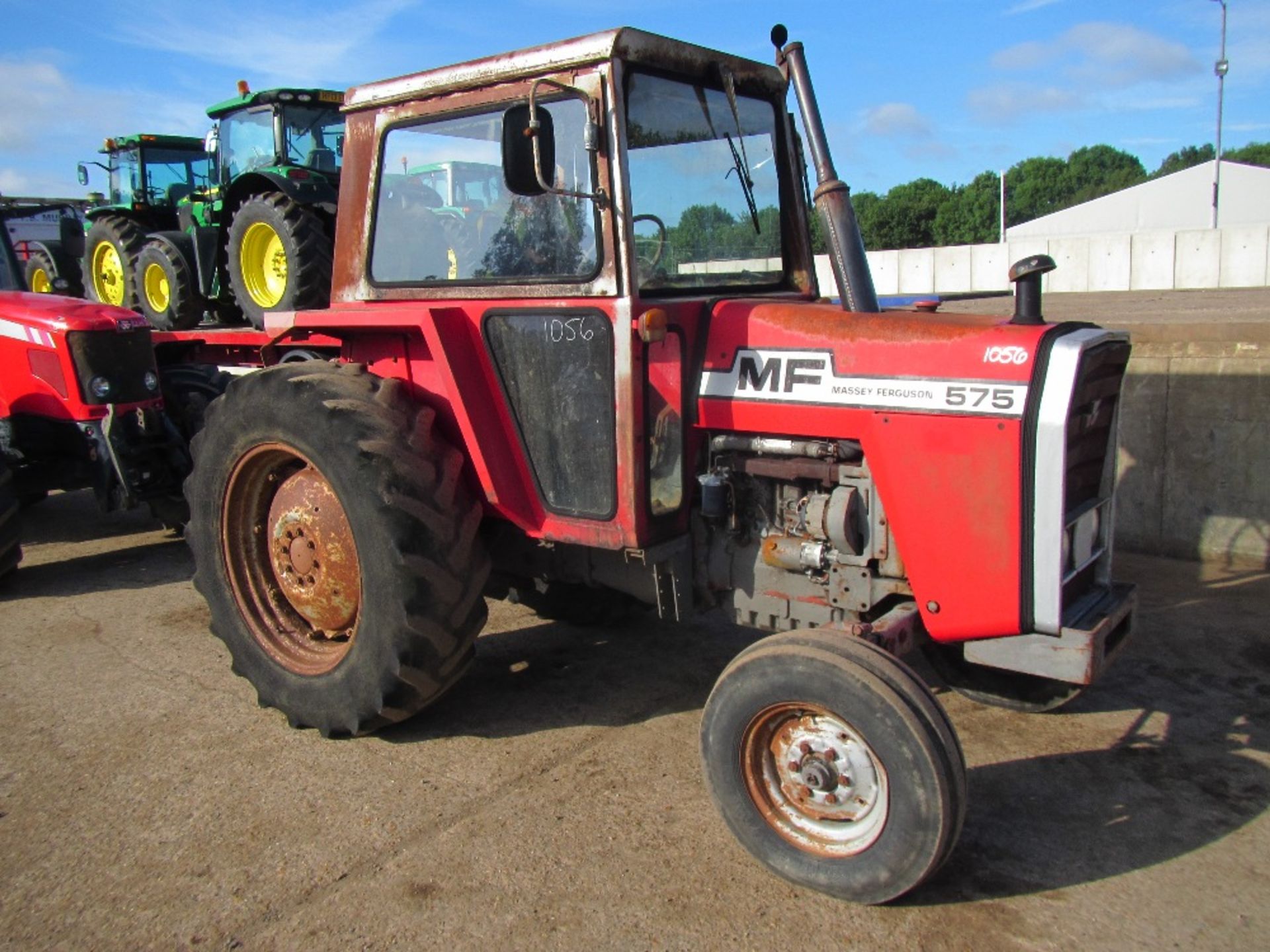 Massey Ferguson 575 2wd Tractor Reg. No. TAD 982R - Image 3 of 4