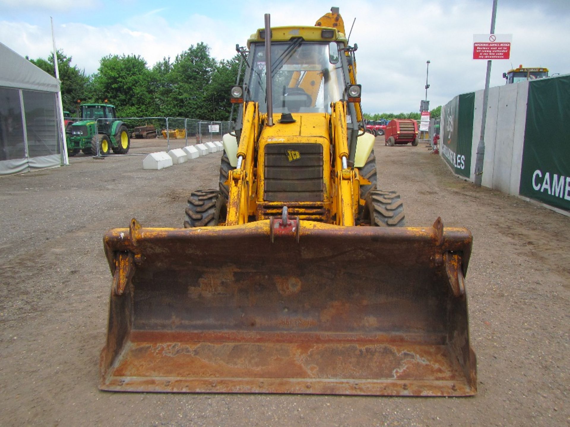 JCB 3CX Manual Reg. No. L61 X90 Ser. No. 414731 - Image 2 of 12