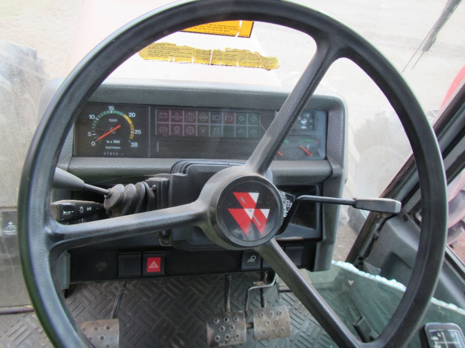 Massey Ferguson 3125 4wd Tractor c/w dynashift Reg. No. 1724 XFH - Image 15 of 17