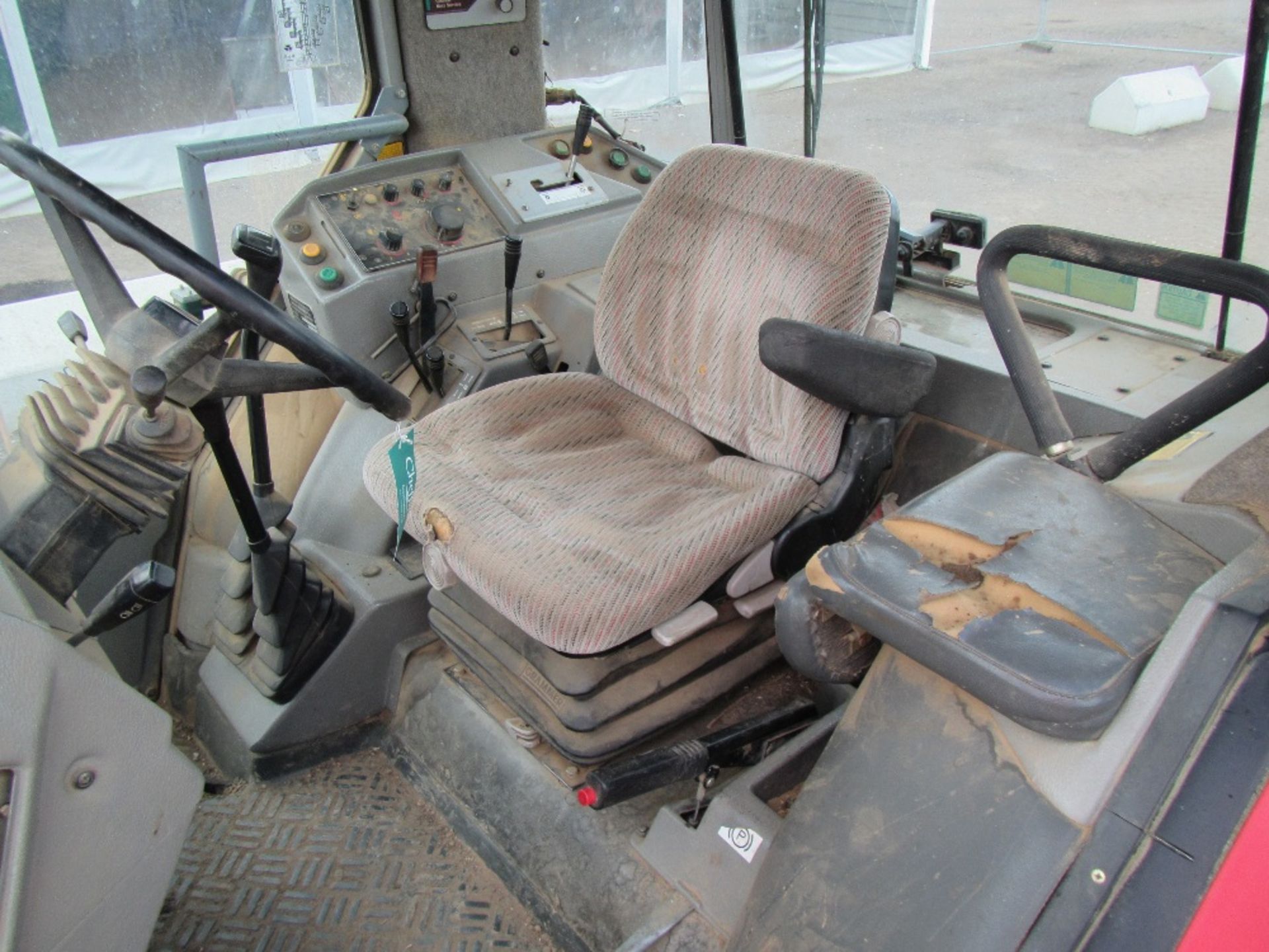 1994 Massey Ferguson 3690 4wd Tractor c/w dynashift transmission & datatronic Hours: 9,650 - Image 12 of 17