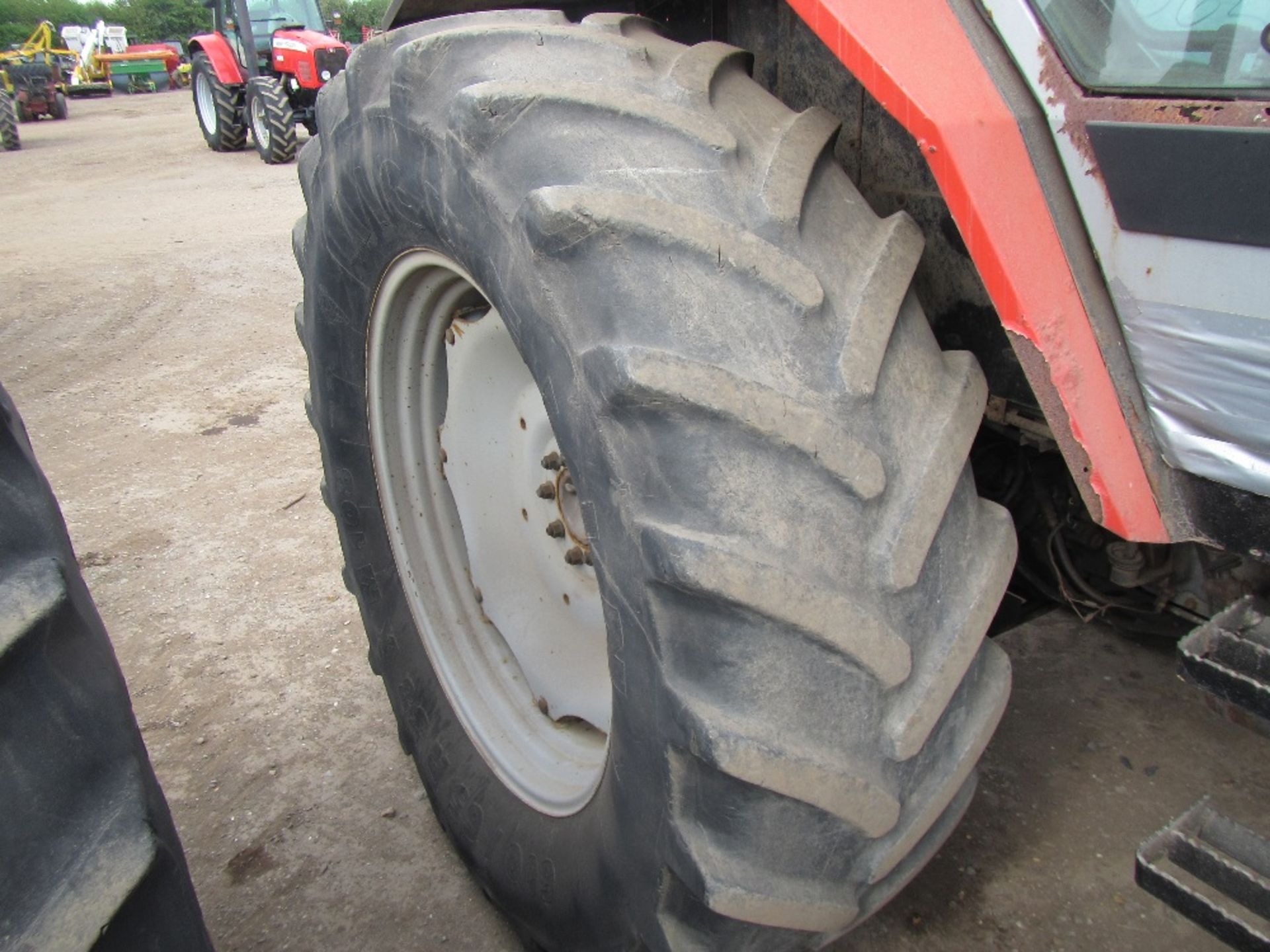 Massey Ferguson 3125 4wd Tractor c/w dynashift Reg. No. 1724 XFH - Image 5 of 17