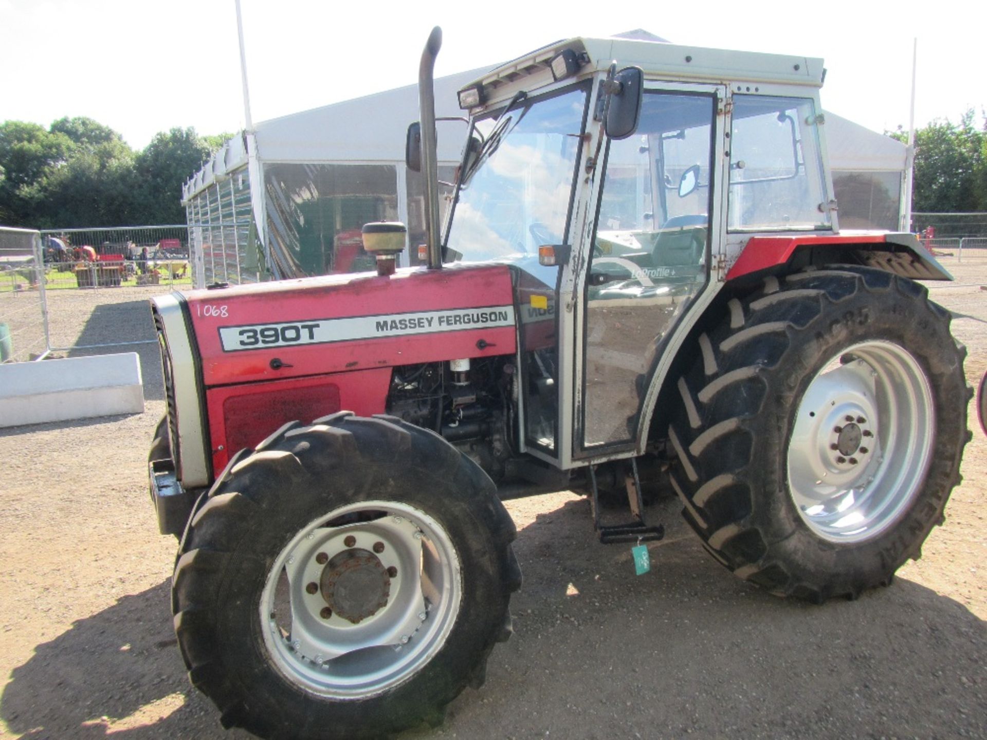 Massey Ferguson 390T 4wd Tractor c/w 16.9x34 Tyres Hours: 7268 Reg. No. N513 SOS Ser. No. D37028