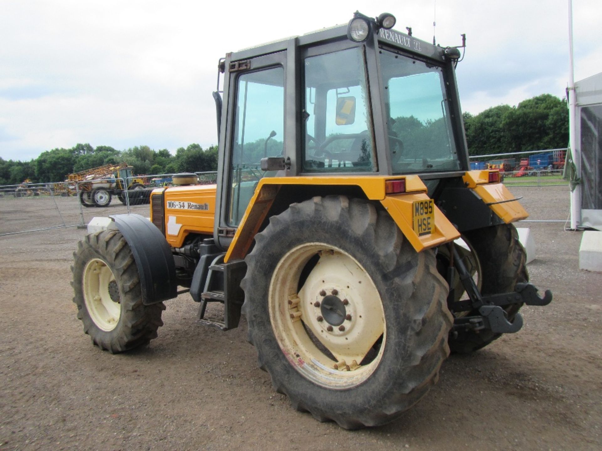 Renault 106-54 TL 4wd Tractor c/w 40k transmission, front weights Reg. No. M895 HSE - Image 10 of 18