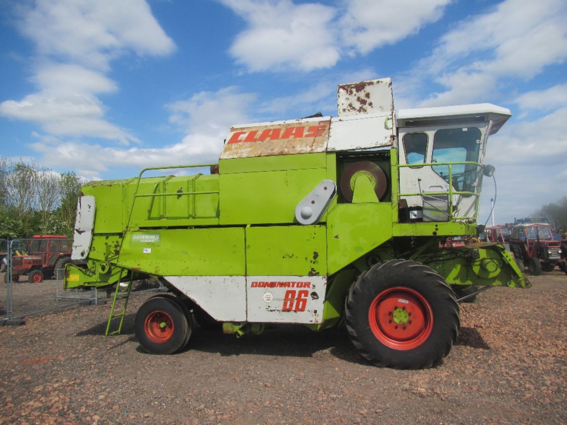 Claas Dominator 86 Combine Harvester Reg. No. GVL 306Y - Image 4 of 9