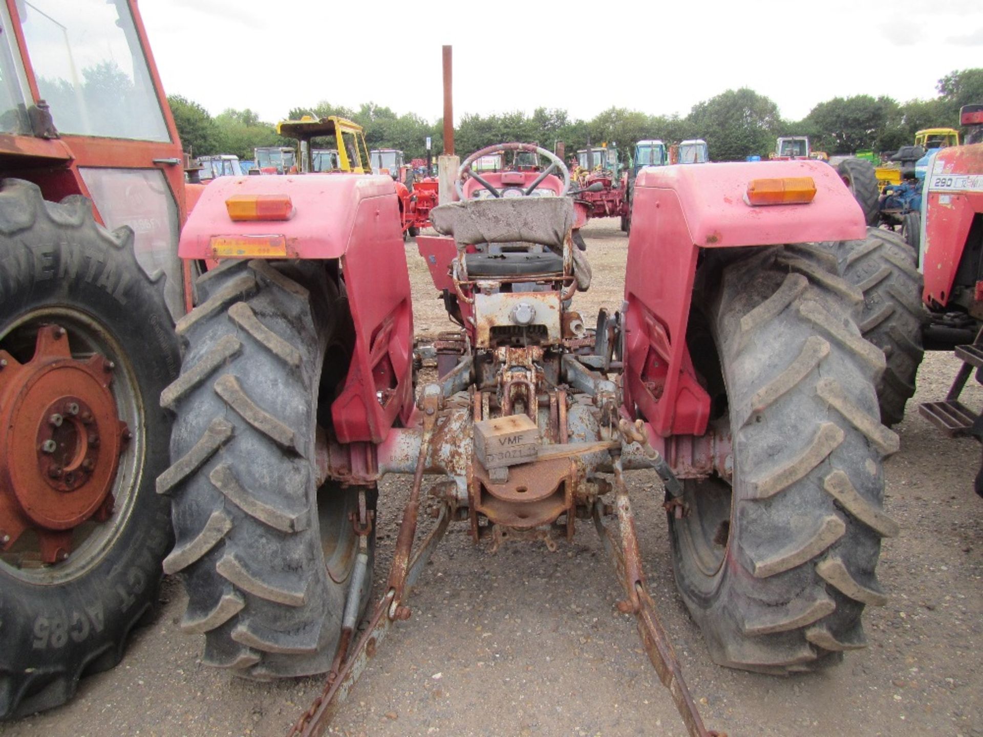 Massey Ferguson 165 2wd Tractor. Ser.No. 50193 - Bild 3 aus 4