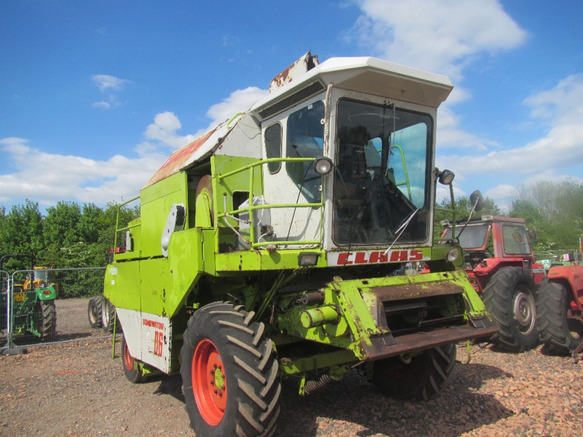 Claas Dominator 86 Combine Harvester Reg. No. GVL 306Y - Image 3 of 9