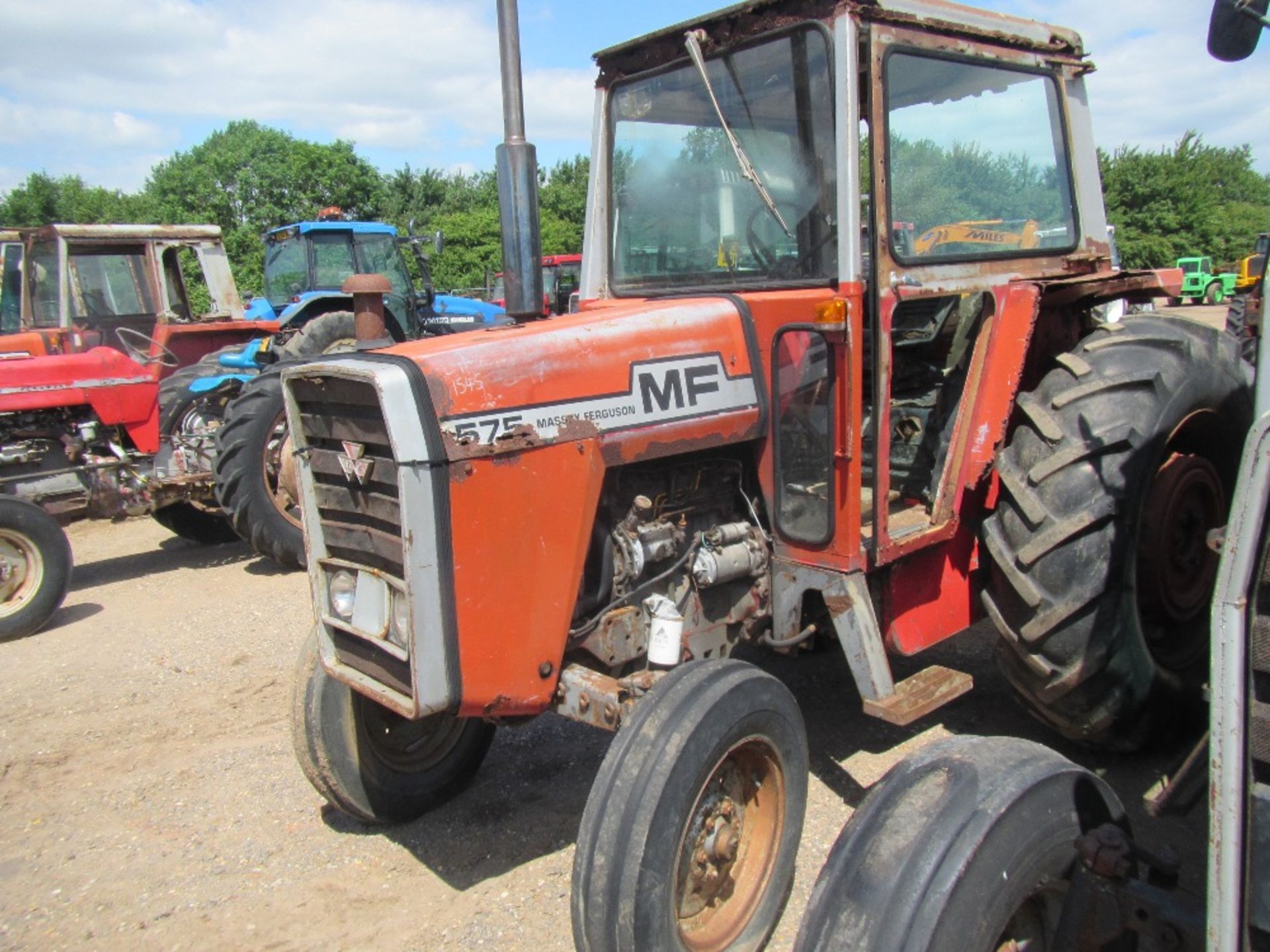 Massey Ferguson 575 2wd Tractor Ser. No. 266170