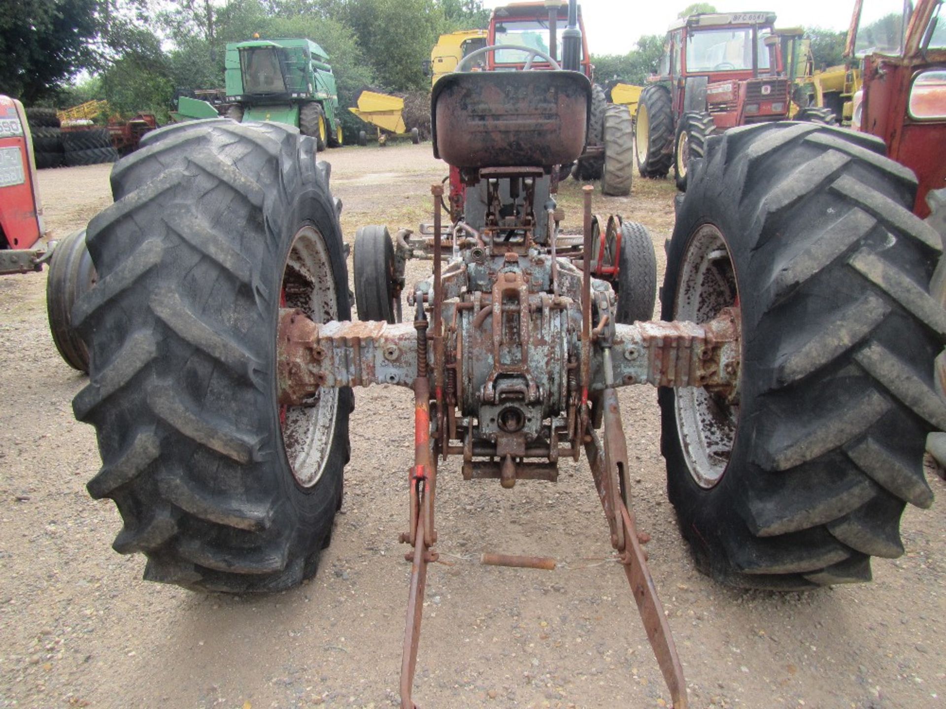 Massey Ferguson 188 2wd Tractor c/w 4 Bolt Pump. Ser. No. 359351 - Bild 4 aus 5