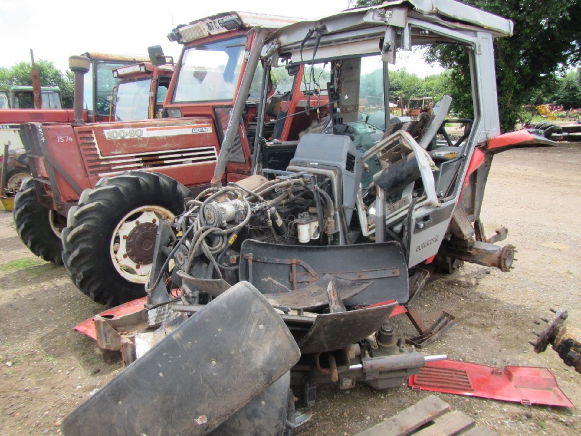 1994 Massey Ferguson 3085 Dynashift 4wd Skid Unit front axle damage