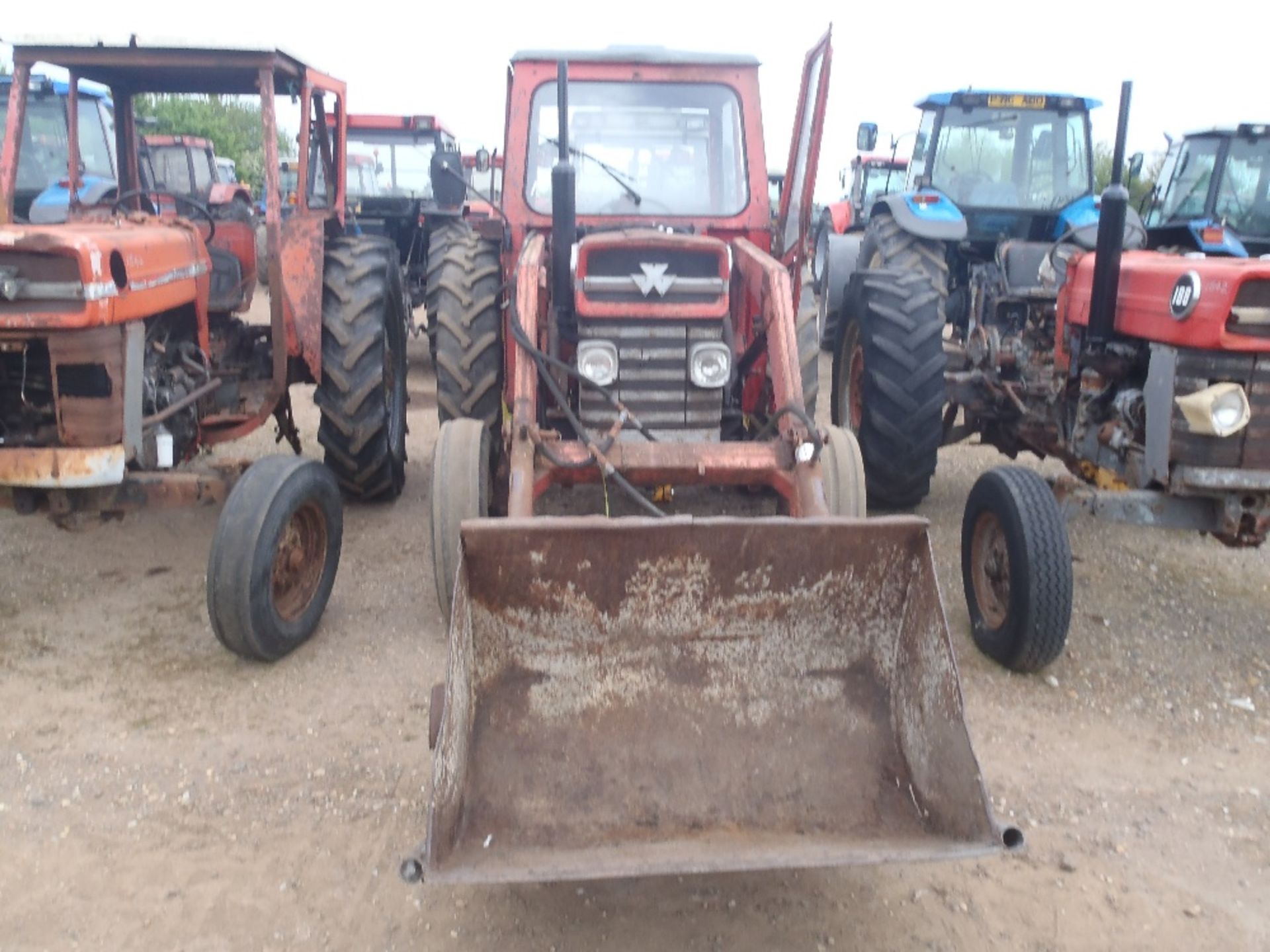 Massey Ferguson 168 Tractor c/w loader - Image 2 of 5