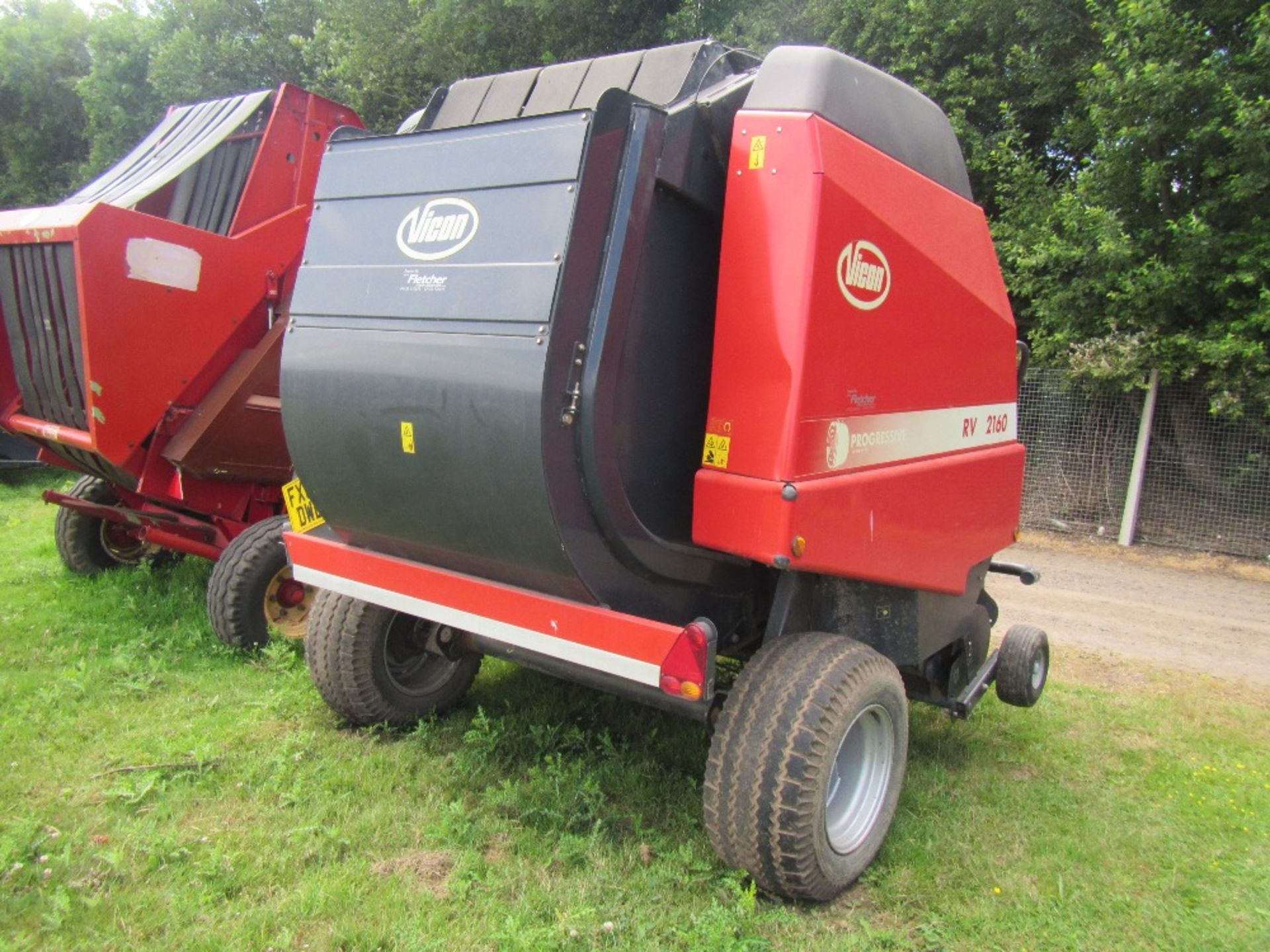 2008 Vicon RV2160 Round Baler straight from farm - Image 3 of 6