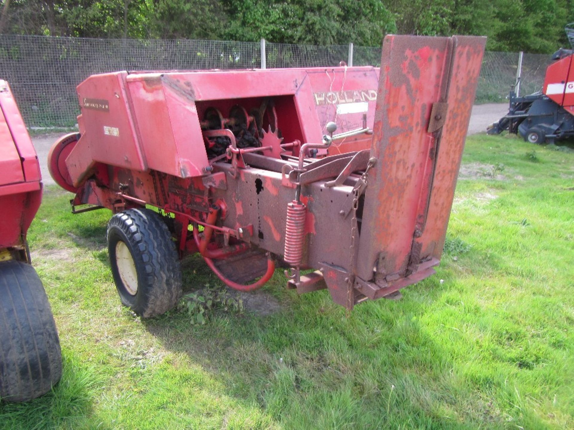 New Holland 276 Conventional Baler - Image 6 of 7