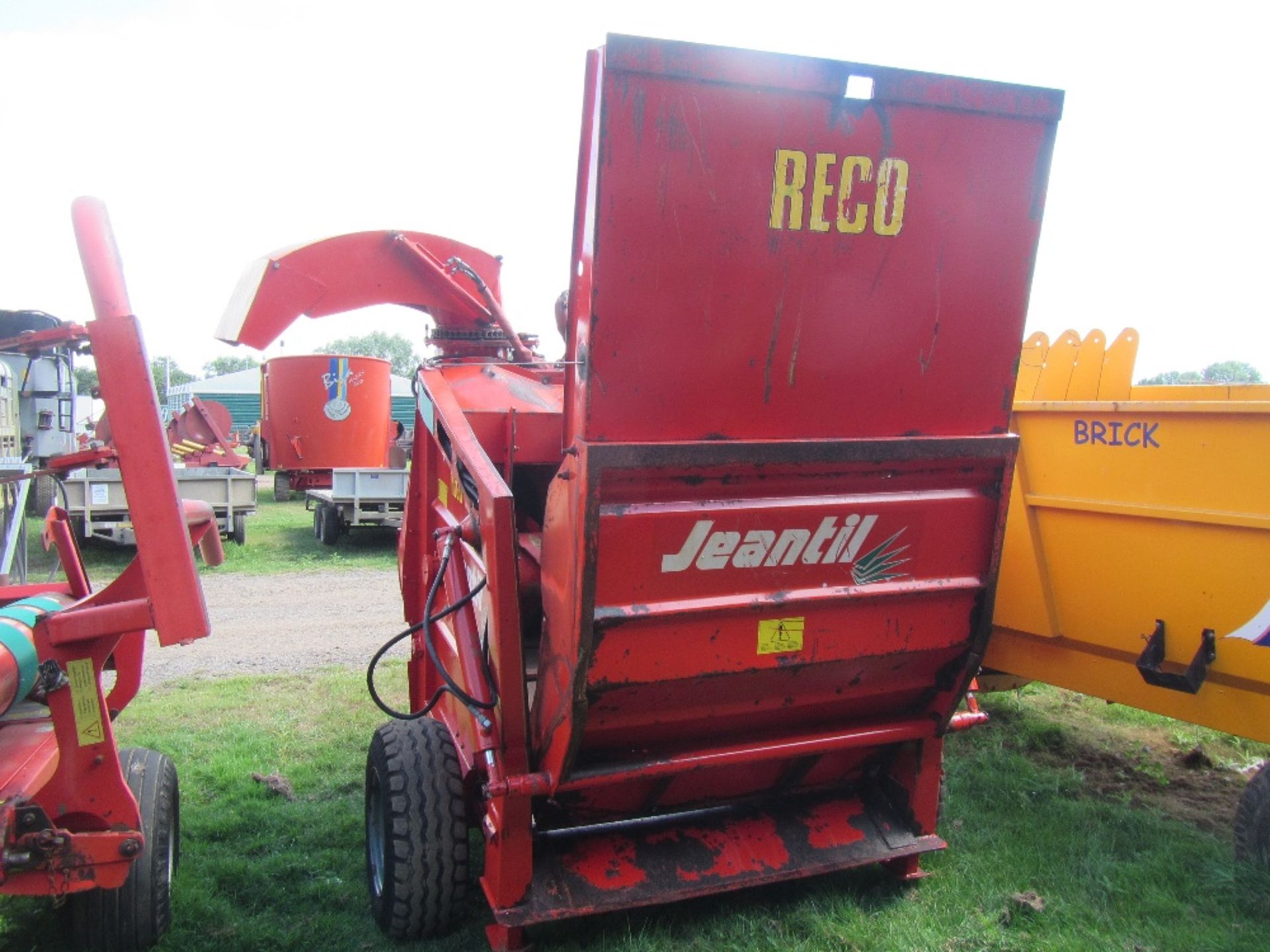 Reco Jeantill 2800R Bedder/Feeder - Image 3 of 5