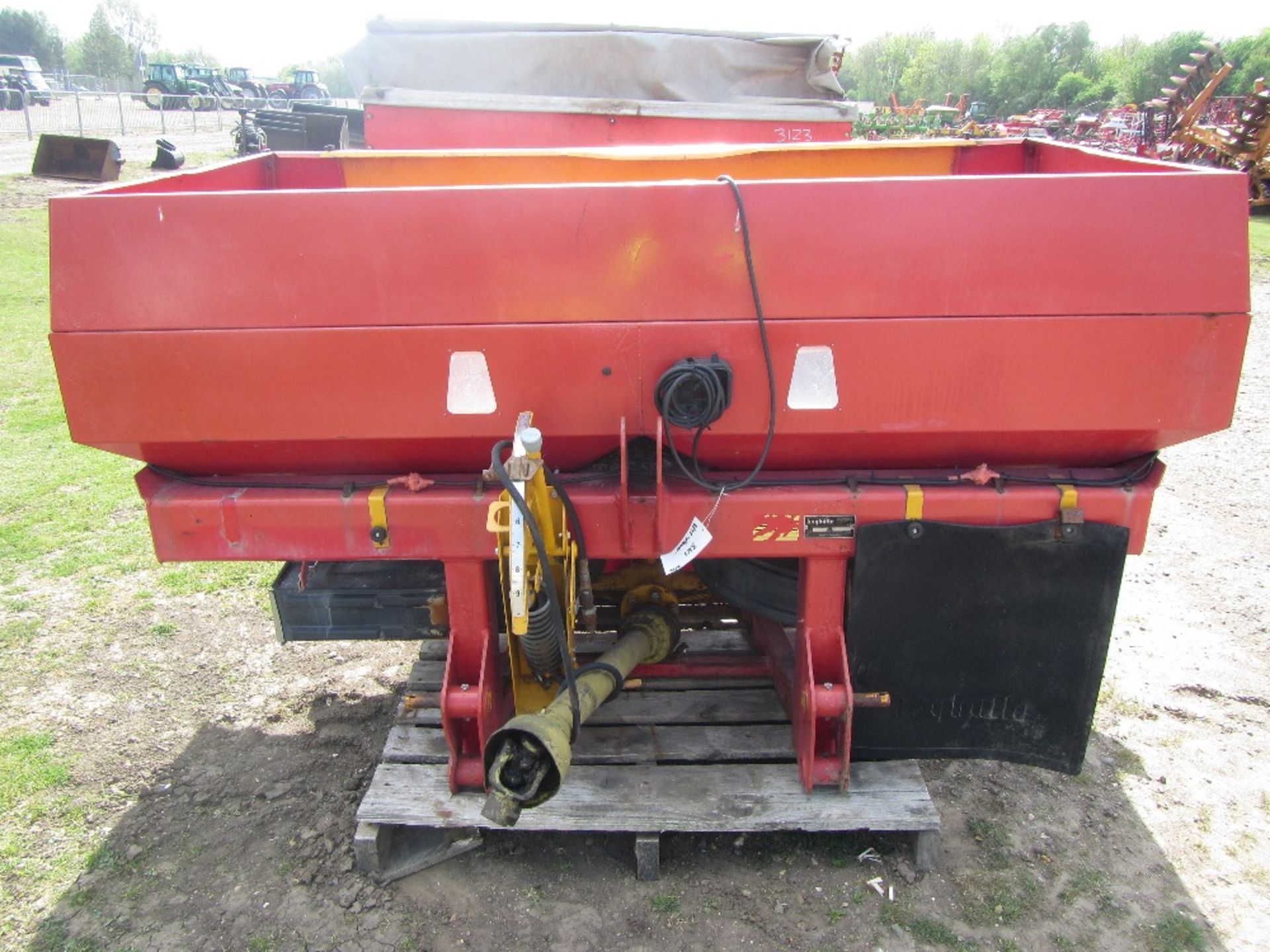 KRM Bogbelle Ex Fertiliser Spreader - Image 2 of 6