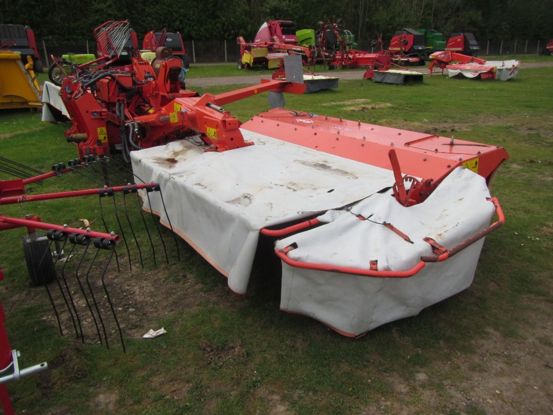 2006 Kuhn FC883 Batwing Mower