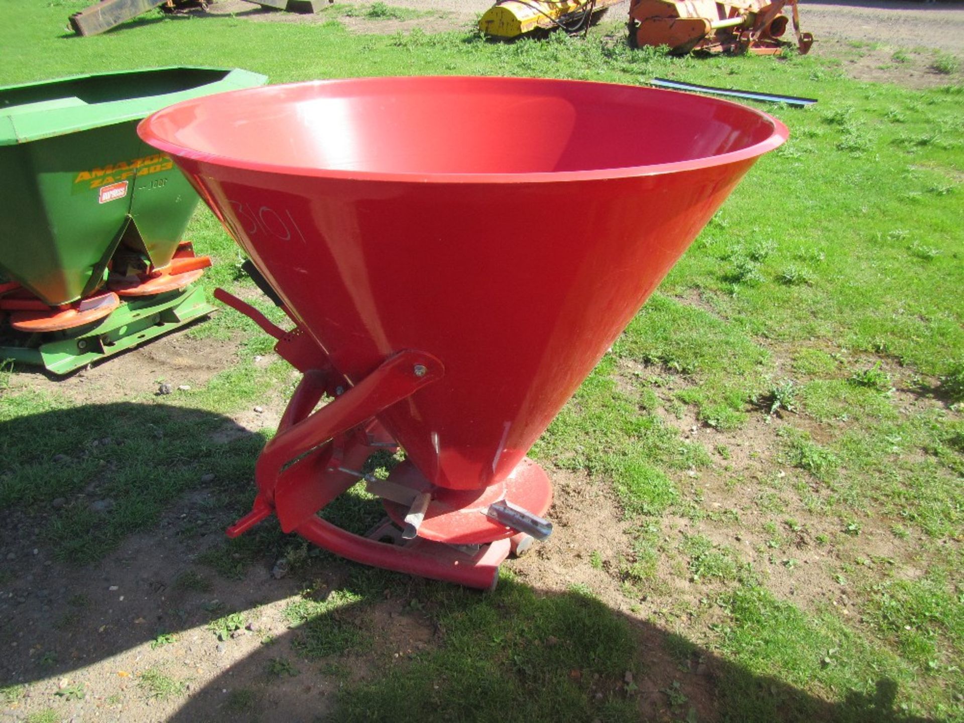 2016 500ltr Fertiliser Spreader (metallic) - Image 4 of 5